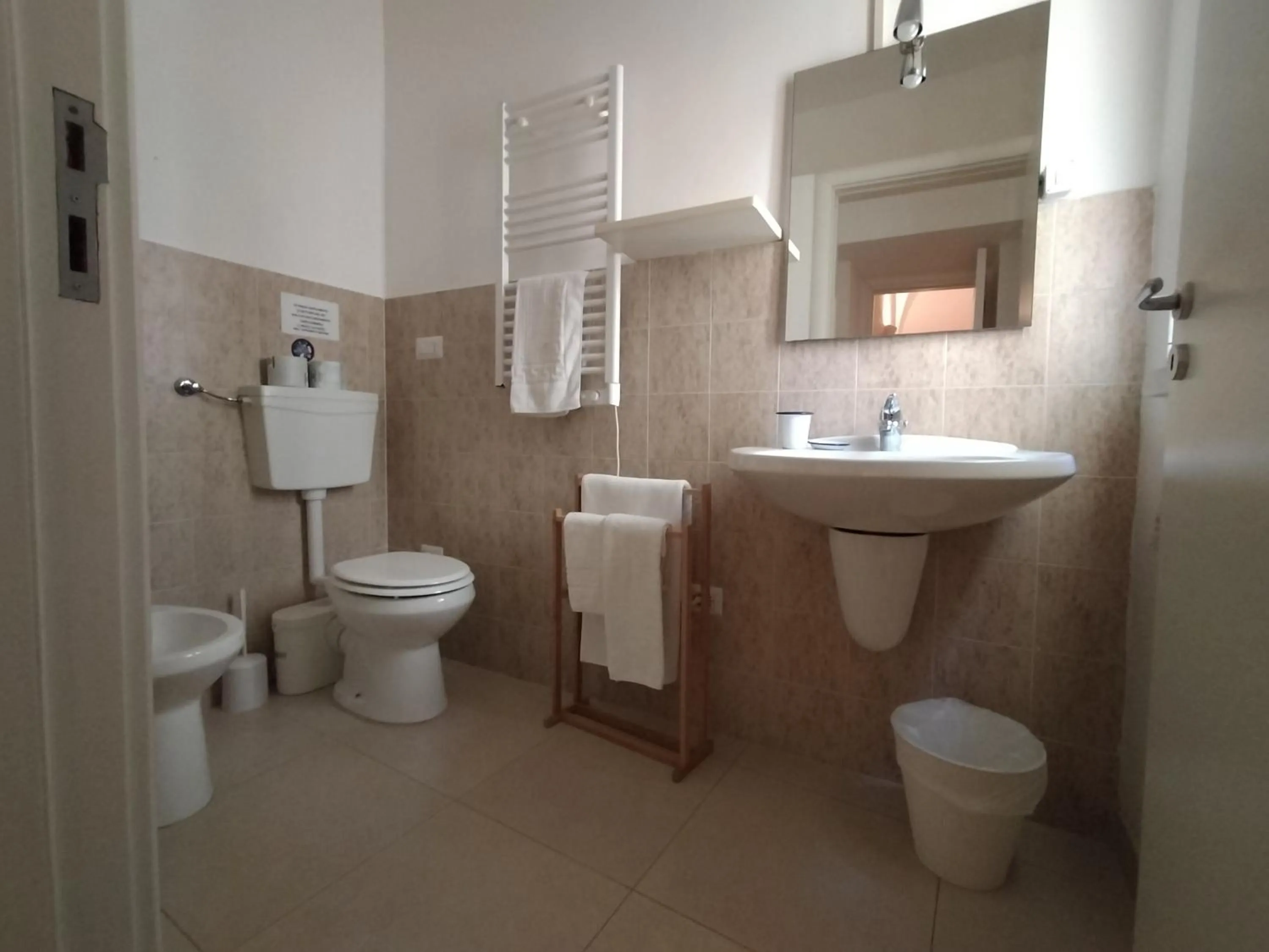 Shower in Casa Mamma Elvira