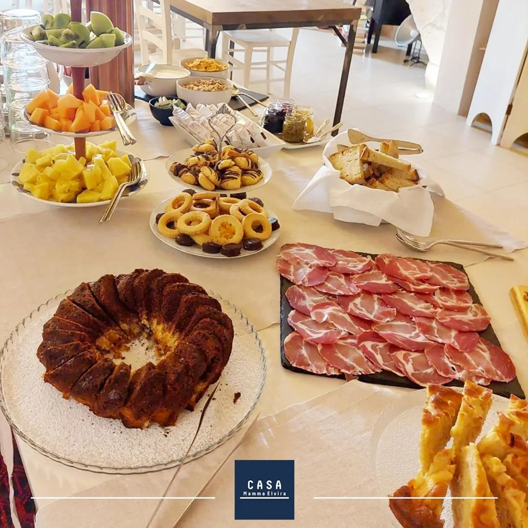 Food and drinks in Casa Mamma Elvira