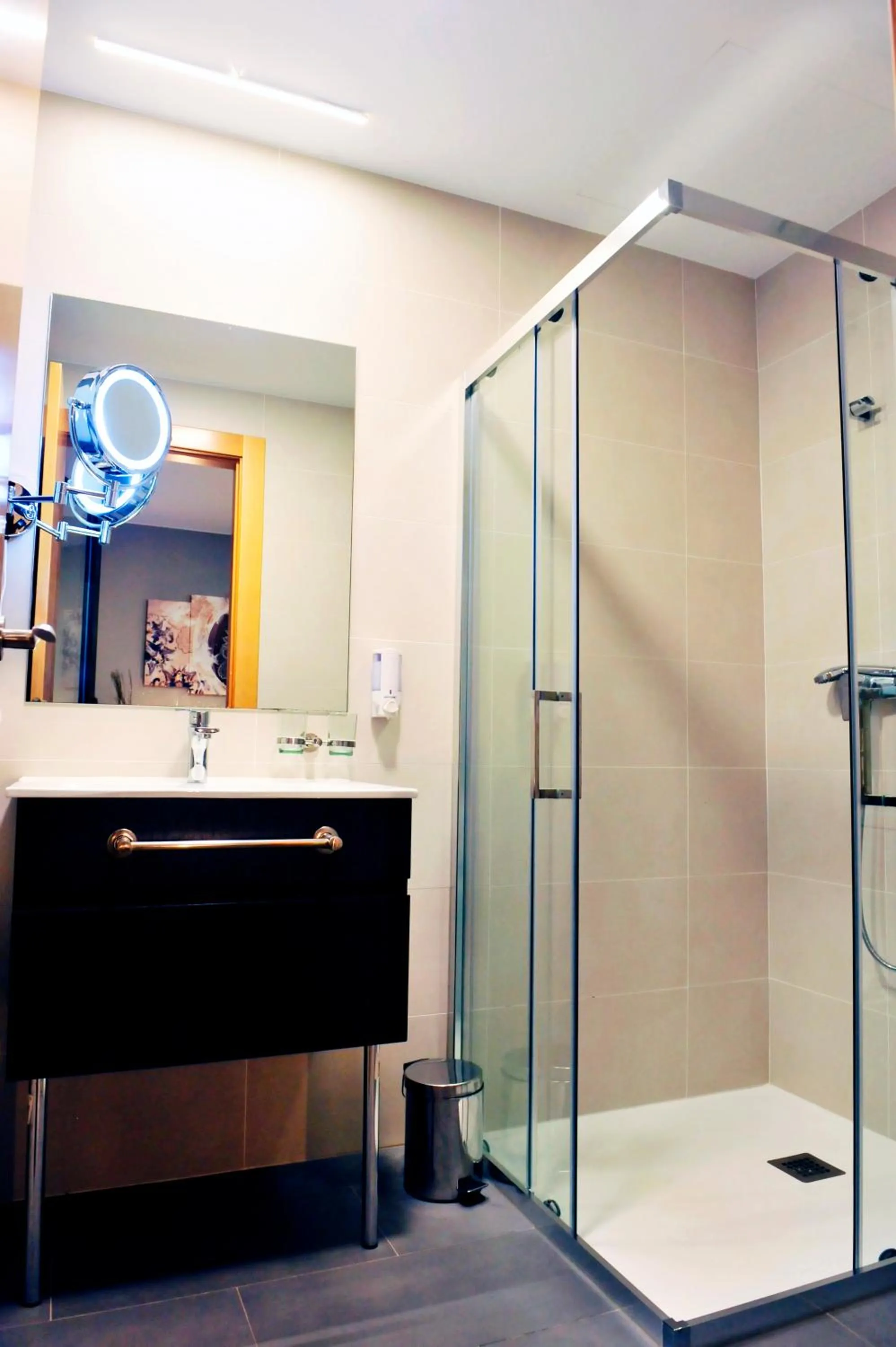 Bathroom in 6 Bis HOTEL