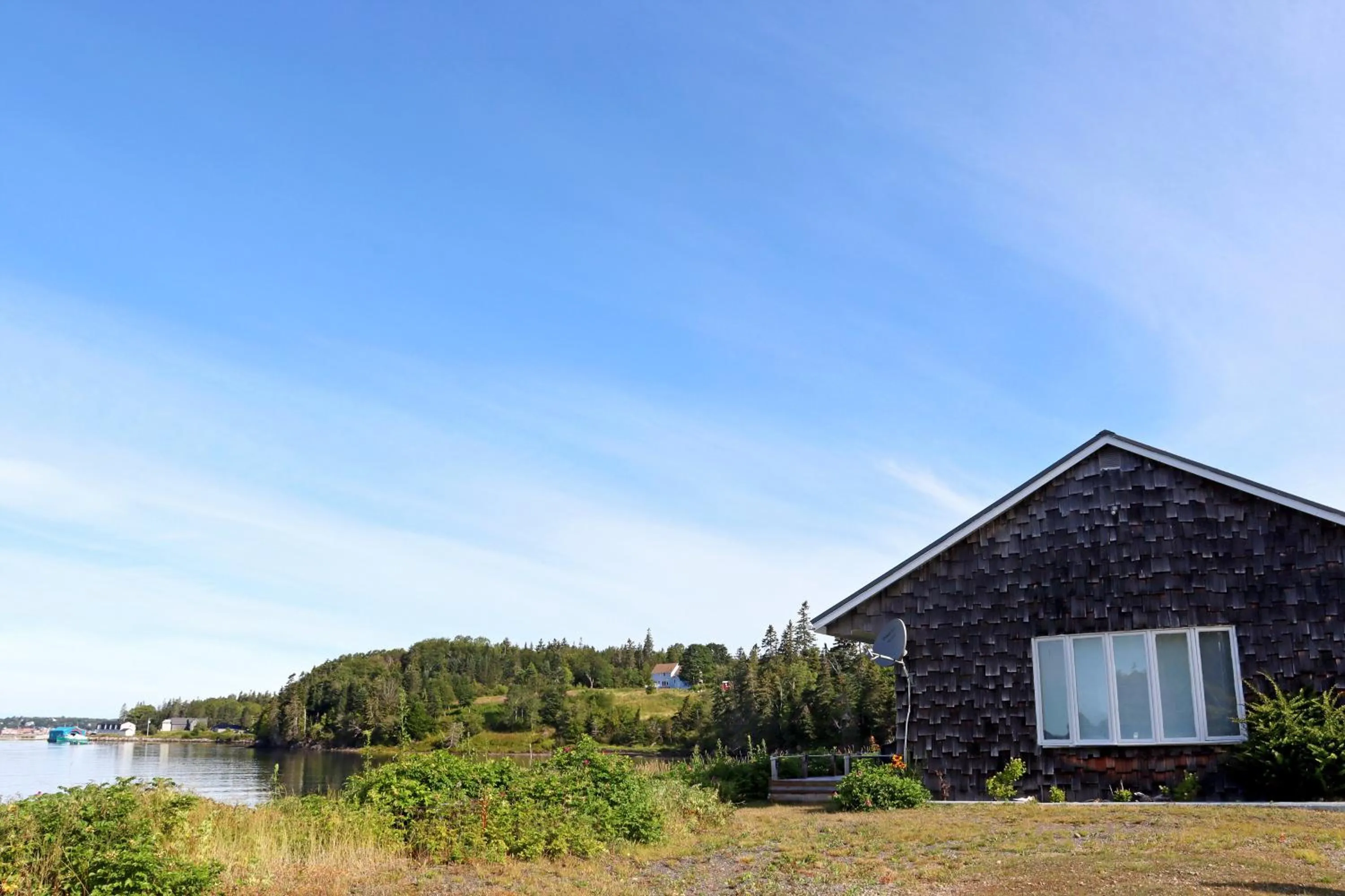 Friars Bay Inn & Cottages