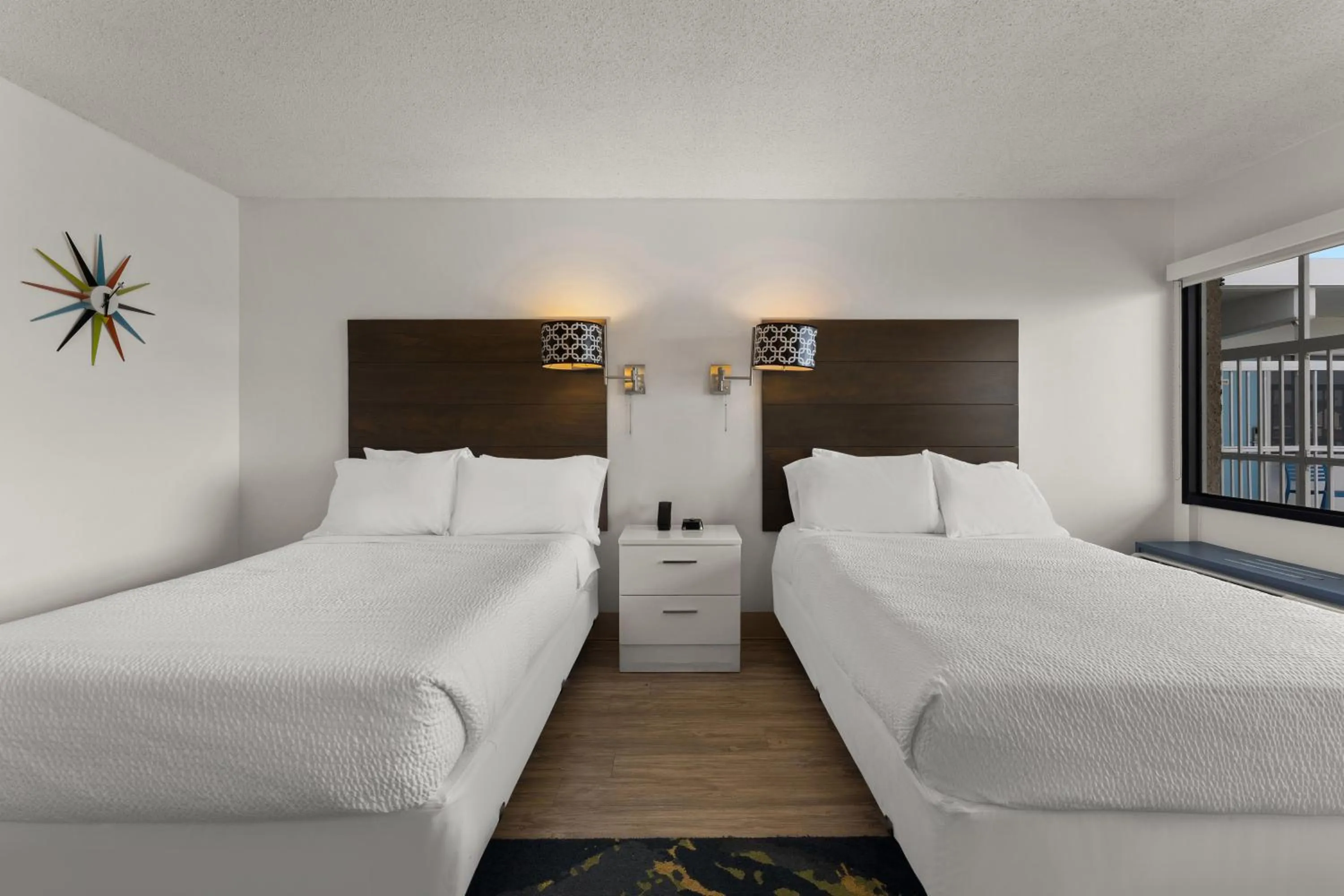 Bedroom, Bed in Beach House Dewey