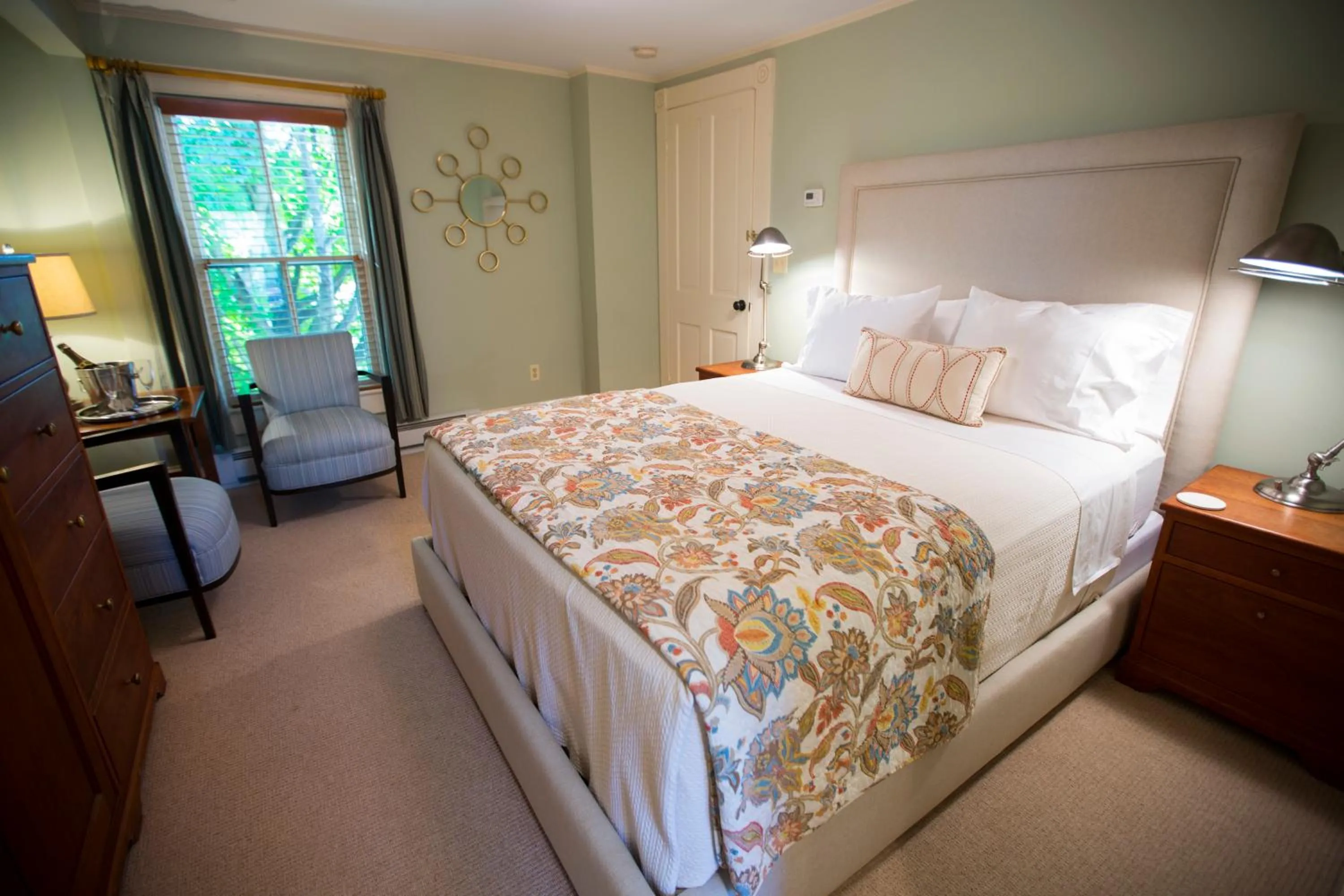 Bed in Gay Street Inn