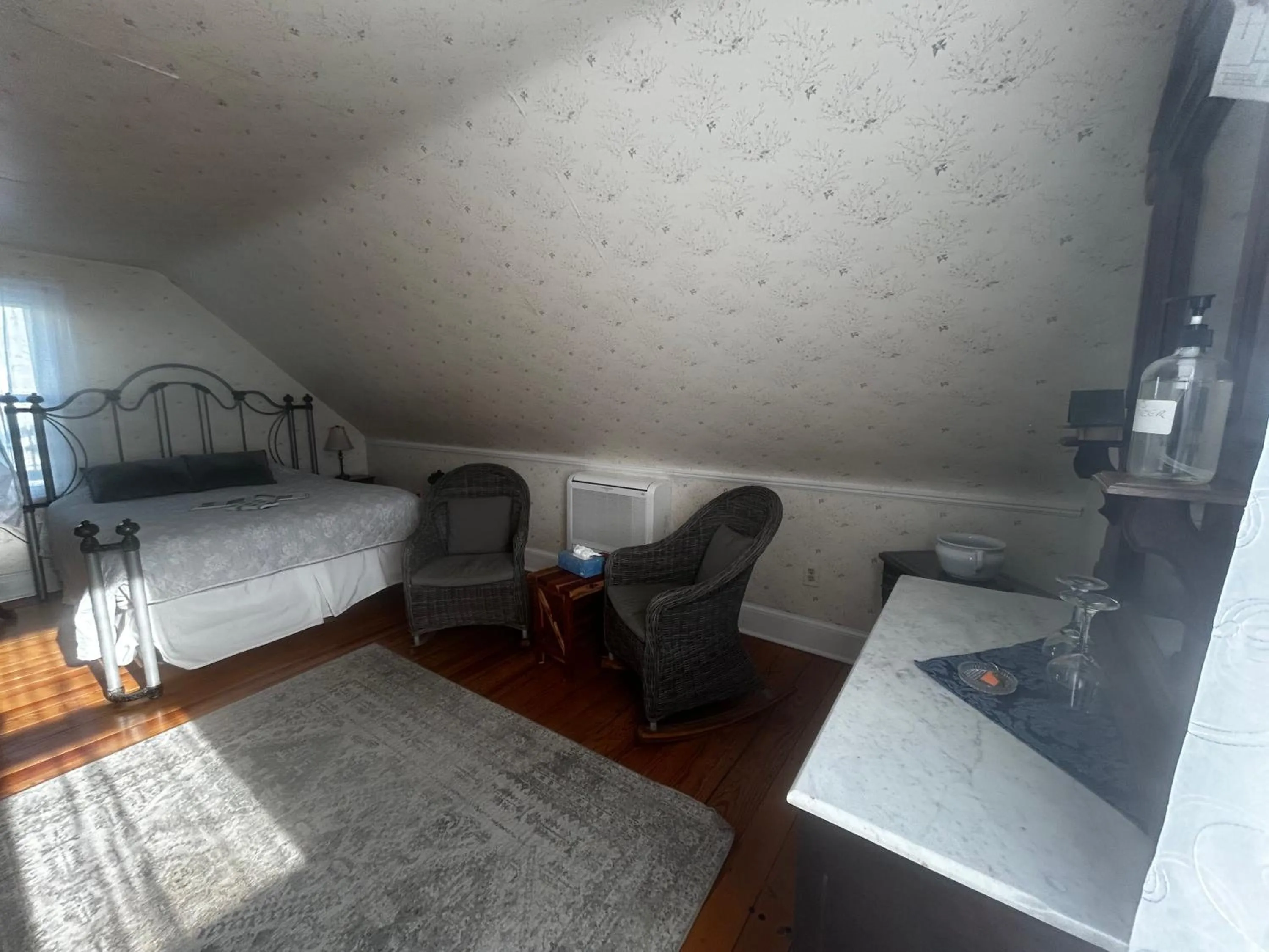 Bed in Beauclaires Bed & Breakfast