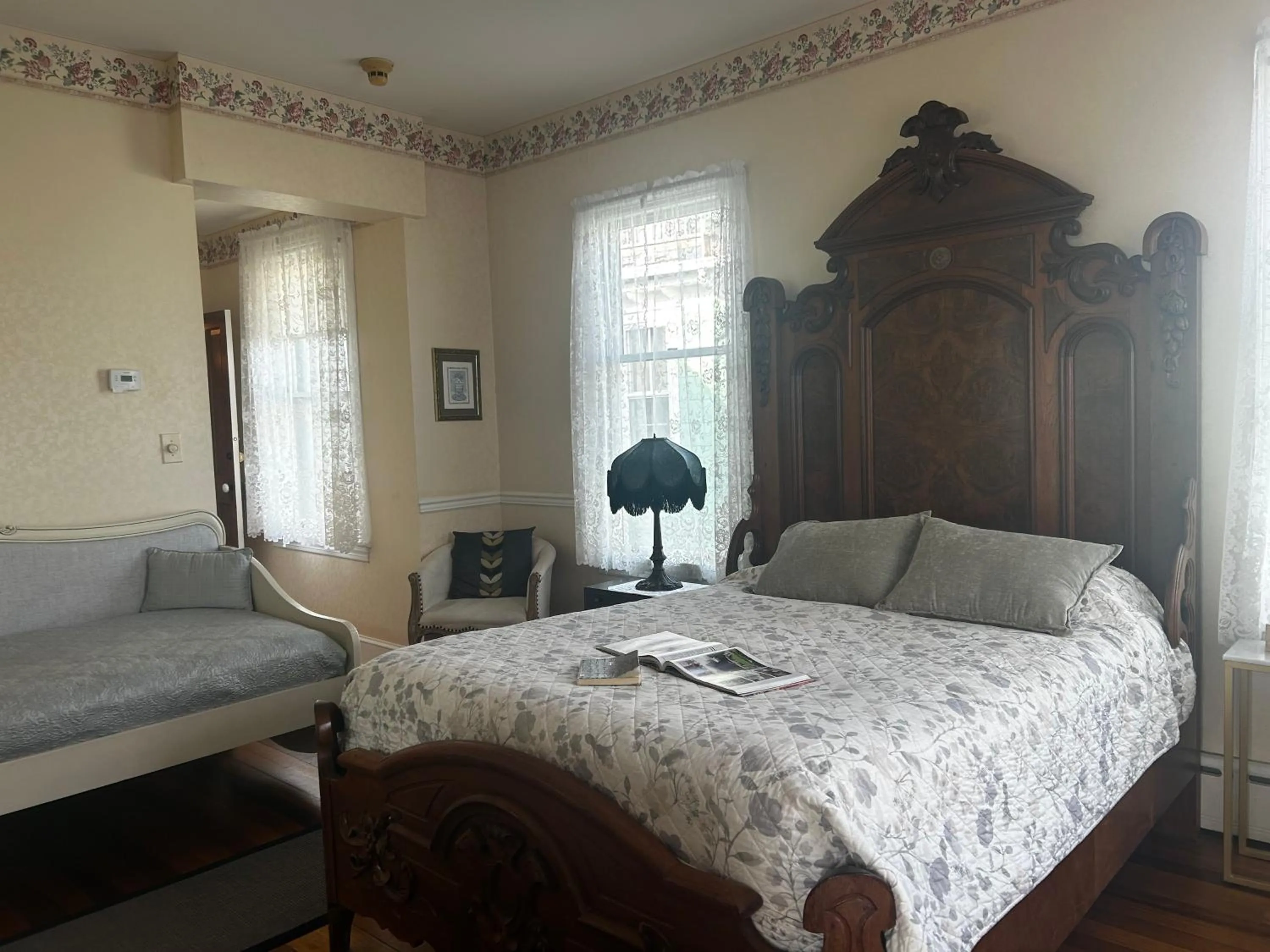 Bed in Beauclaires Bed & Breakfast