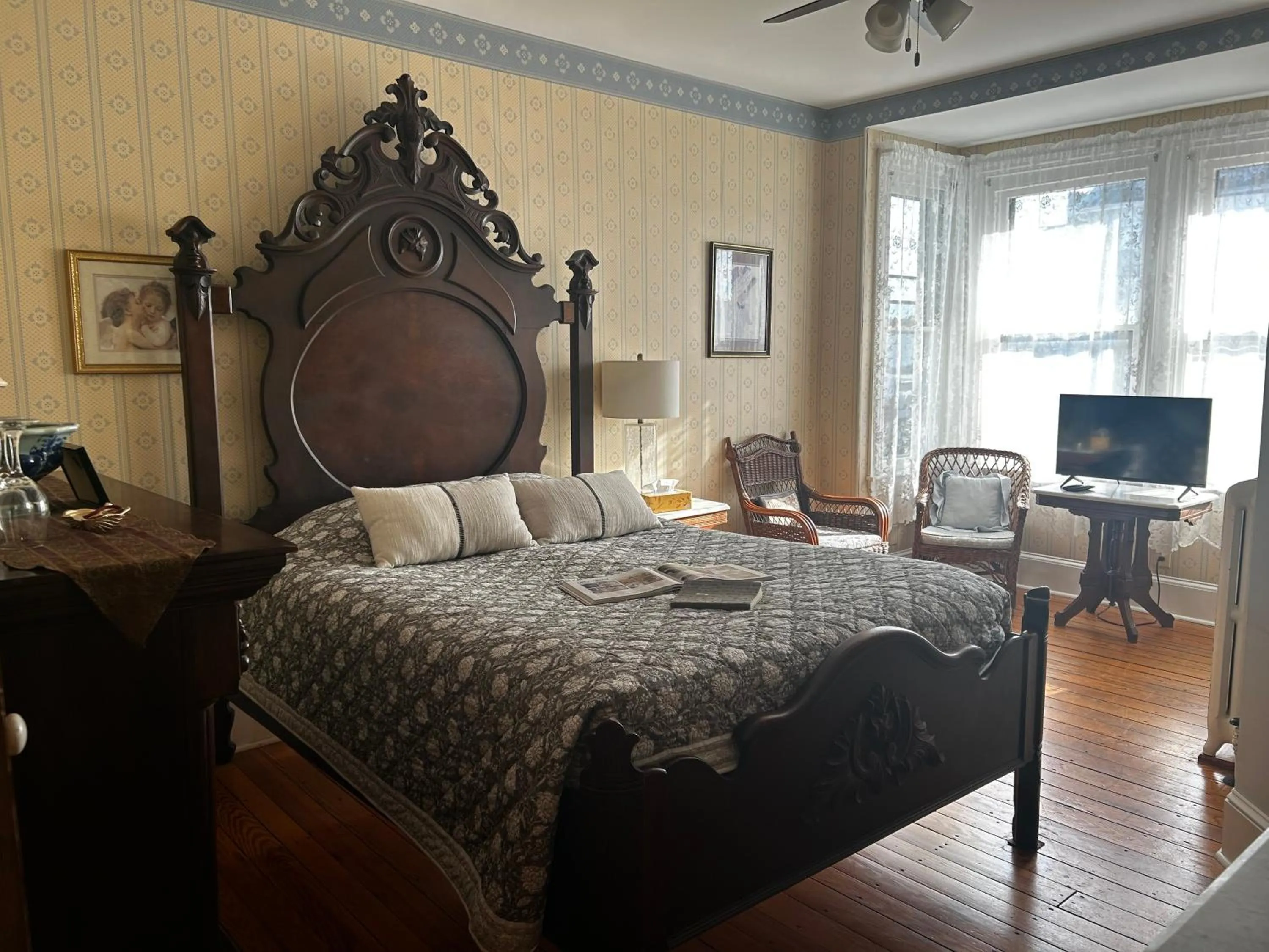 Bed in Beauclaires Bed & Breakfast