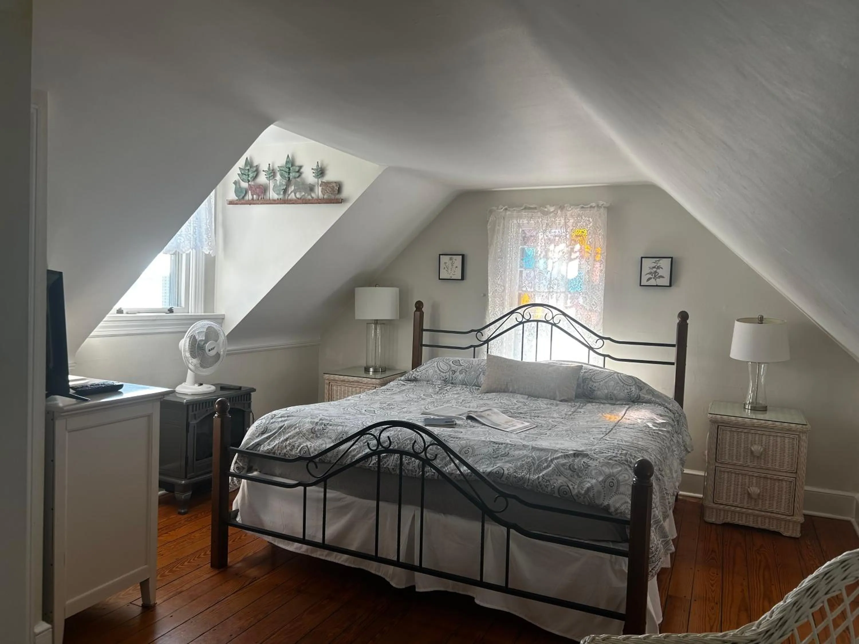 Bed in Beauclaires Bed & Breakfast