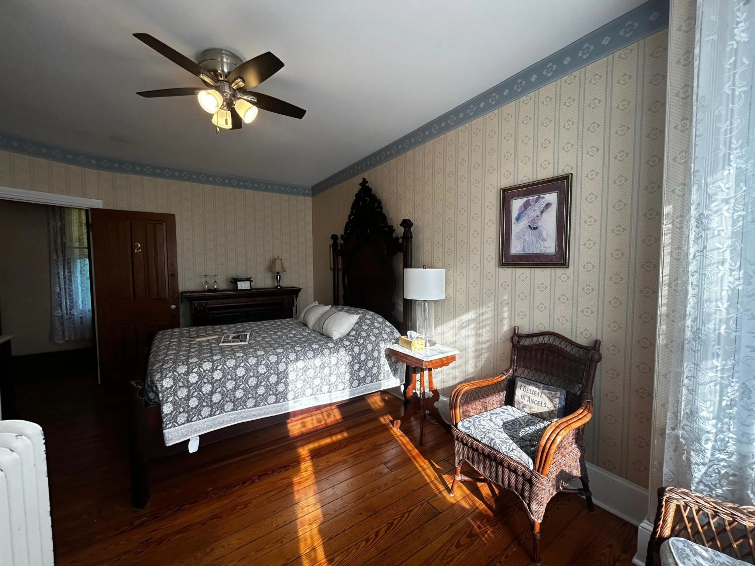 Bed in Beauclaires Bed & Breakfast