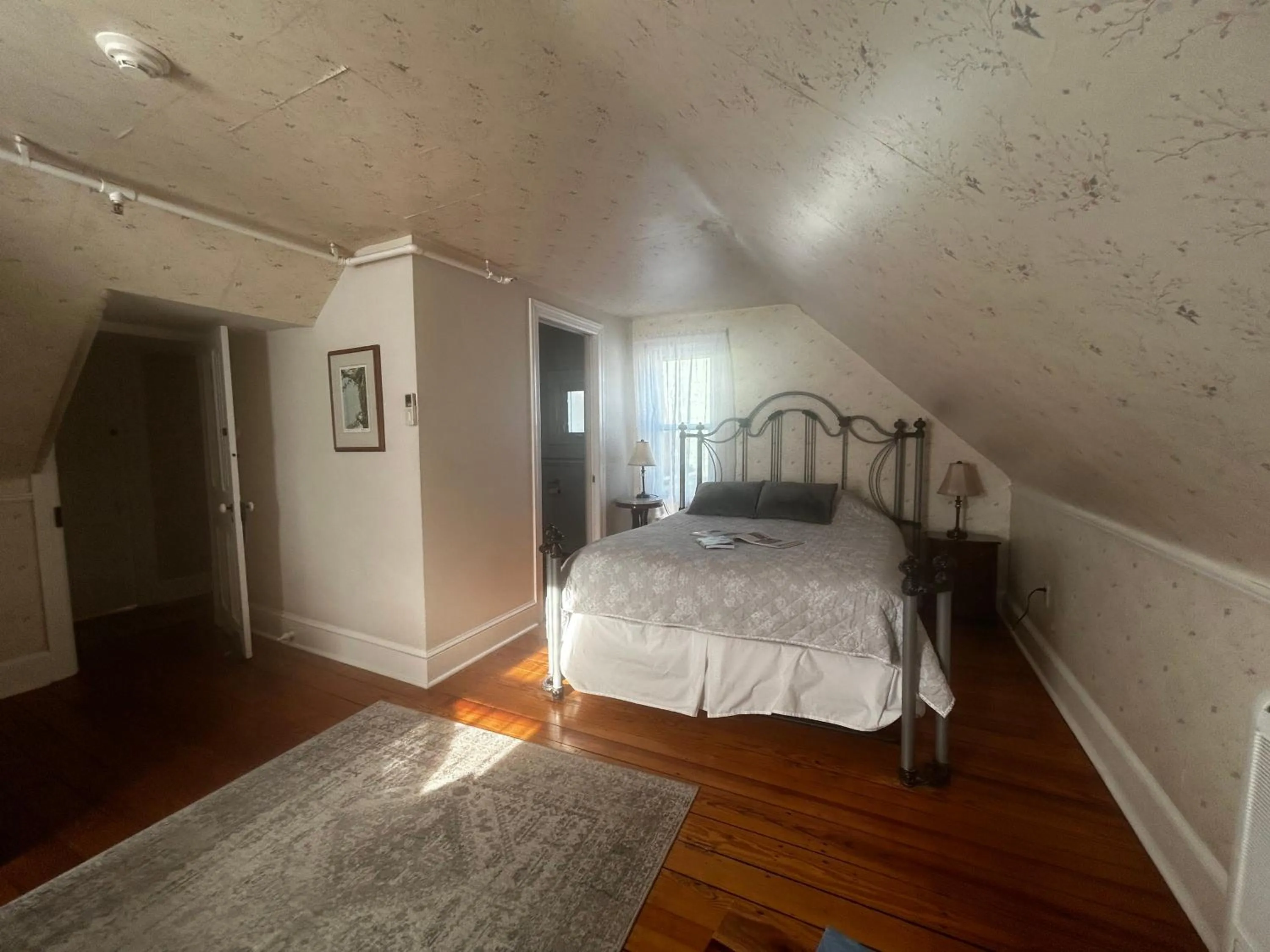 Bed in Beauclaires Bed & Breakfast