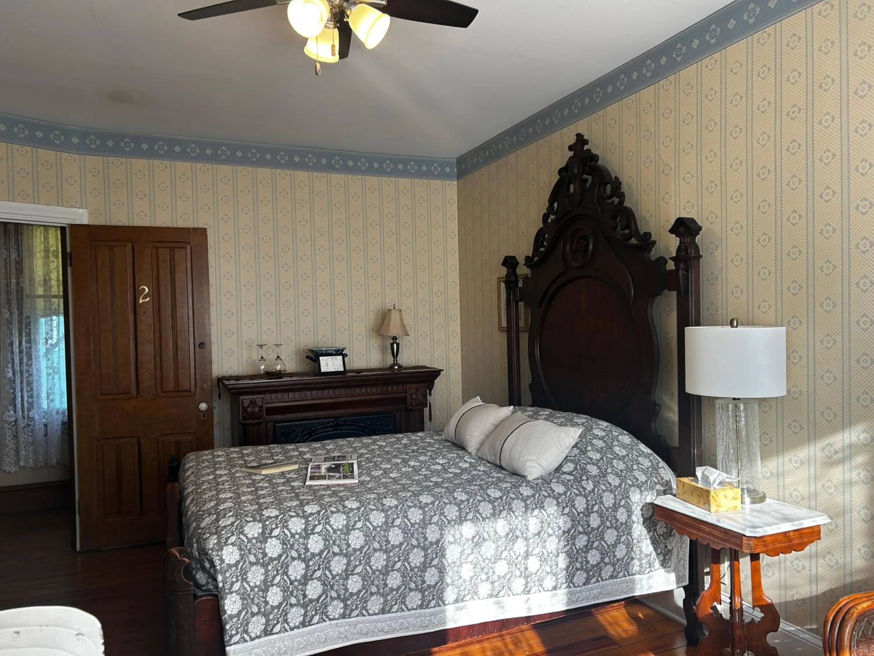 Bed in Beauclaires Bed & Breakfast