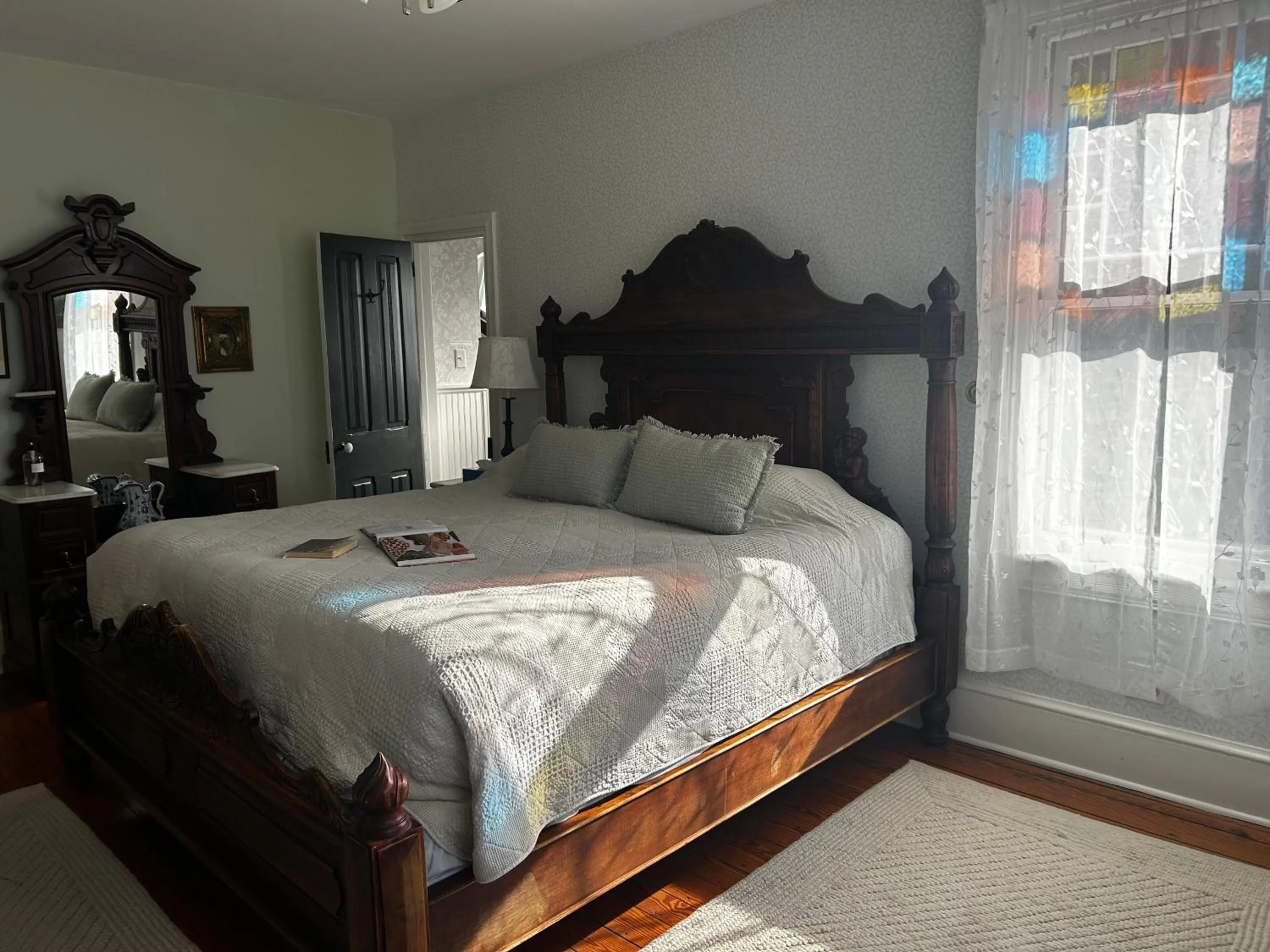 Bed in Beauclaires Bed & Breakfast