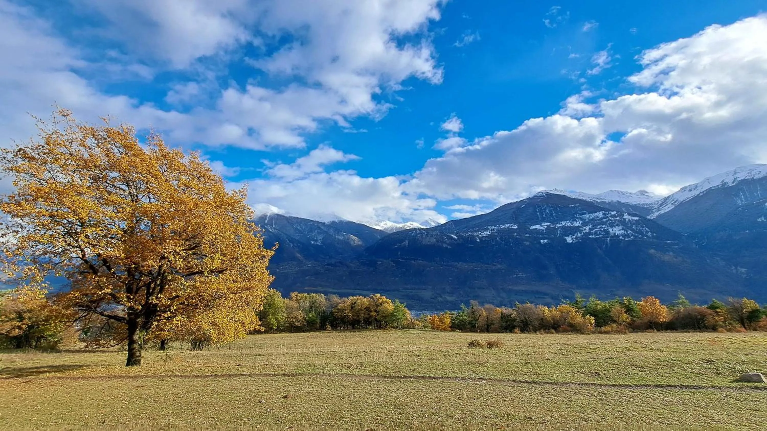 Hiking in Chalet Diognysos B&B, Boutique Hotel & Wellness