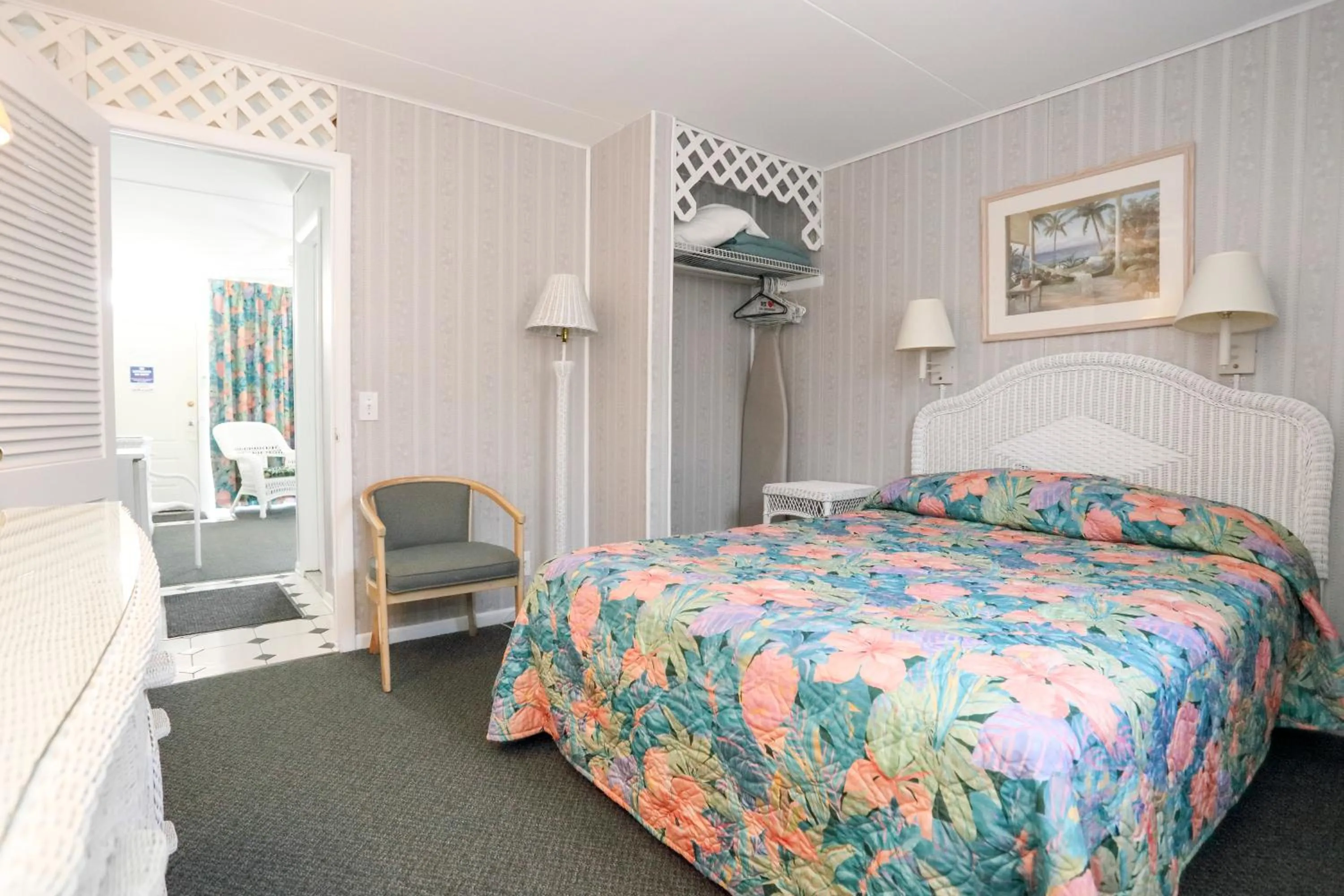 Photo of the whole room, Bed in Commander by the Sea Motel