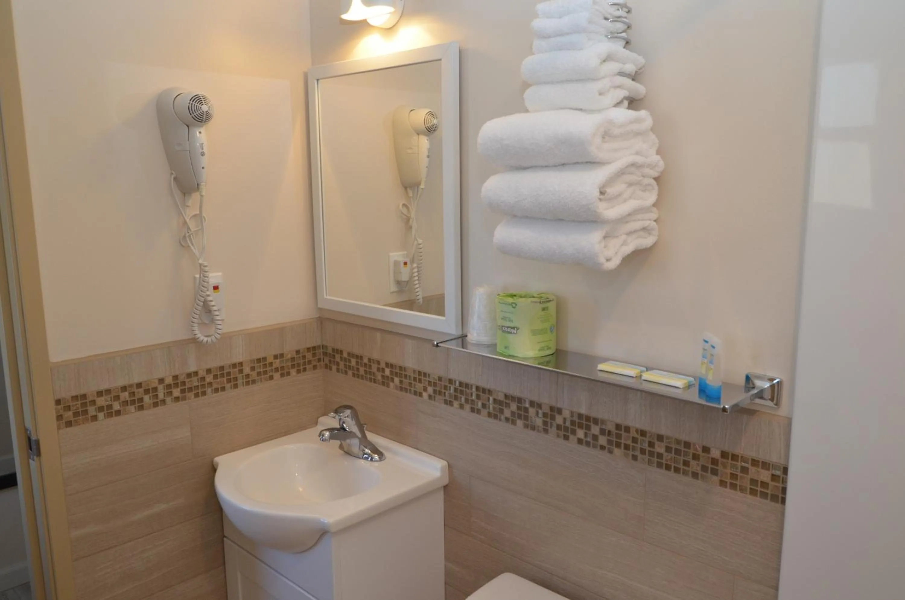 Bathroom in Seahorse Inn