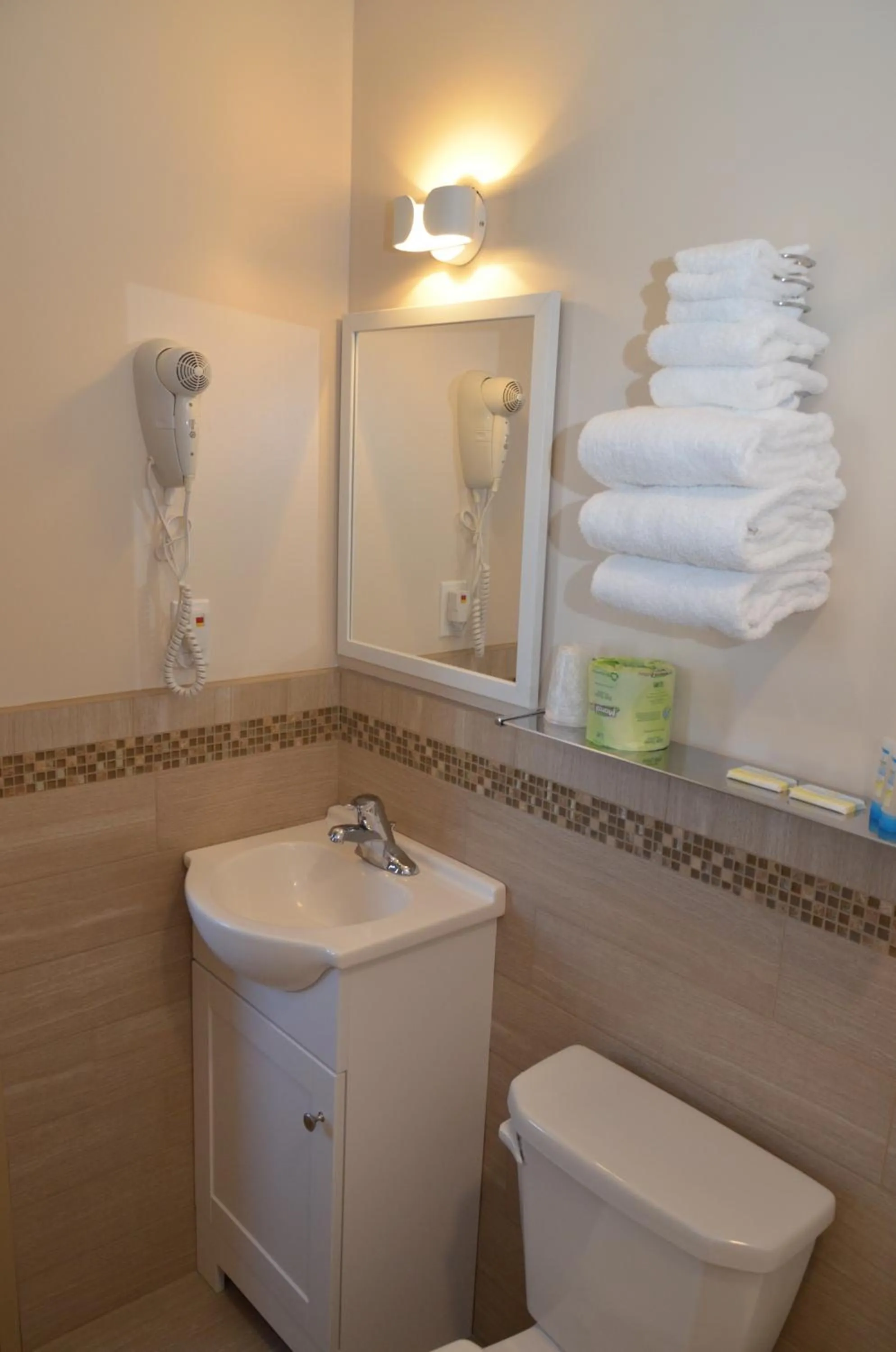 Bathroom in Seahorse Inn