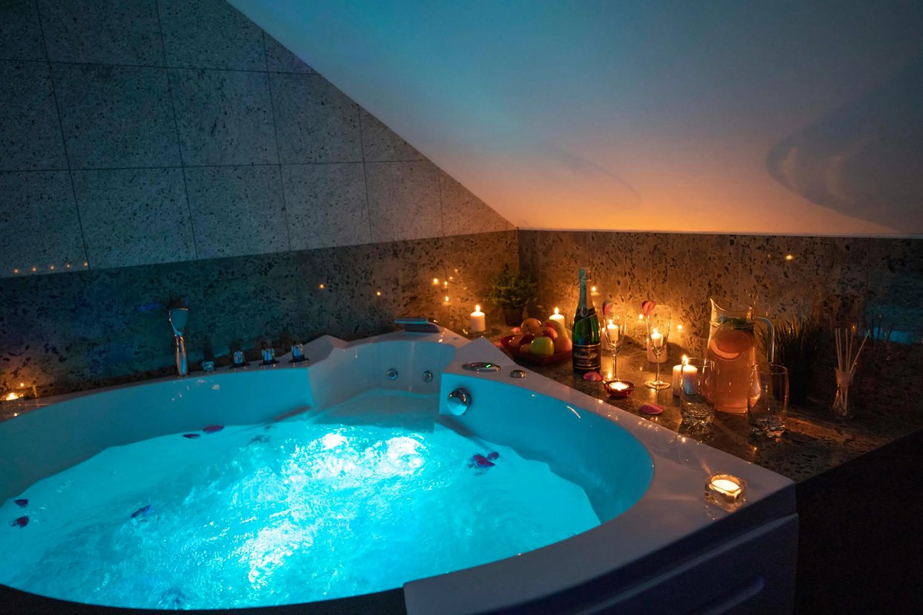 Bathroom in VIP suite hotel Heinz