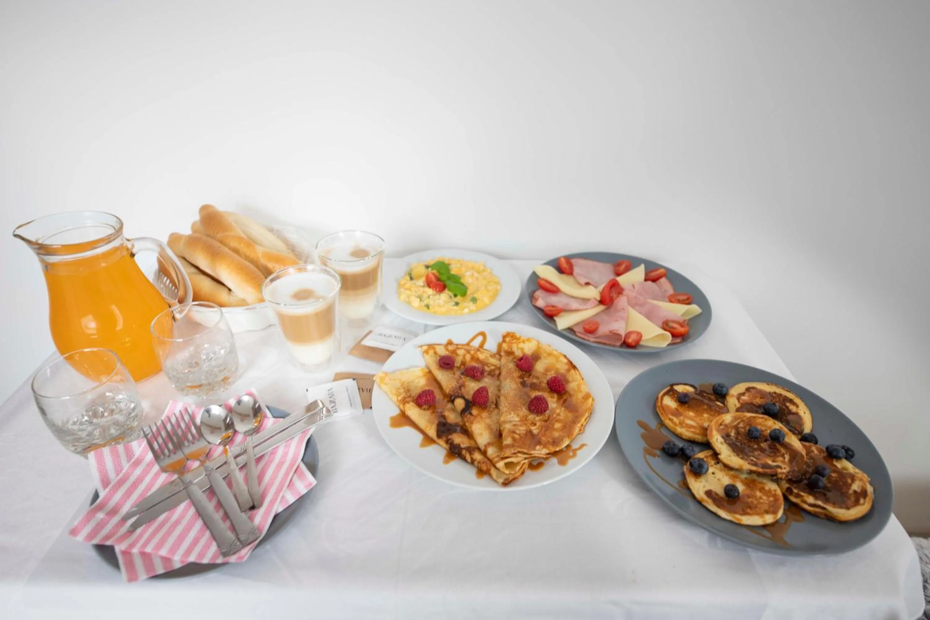 Breakfast in VIP suite hotel Heinz