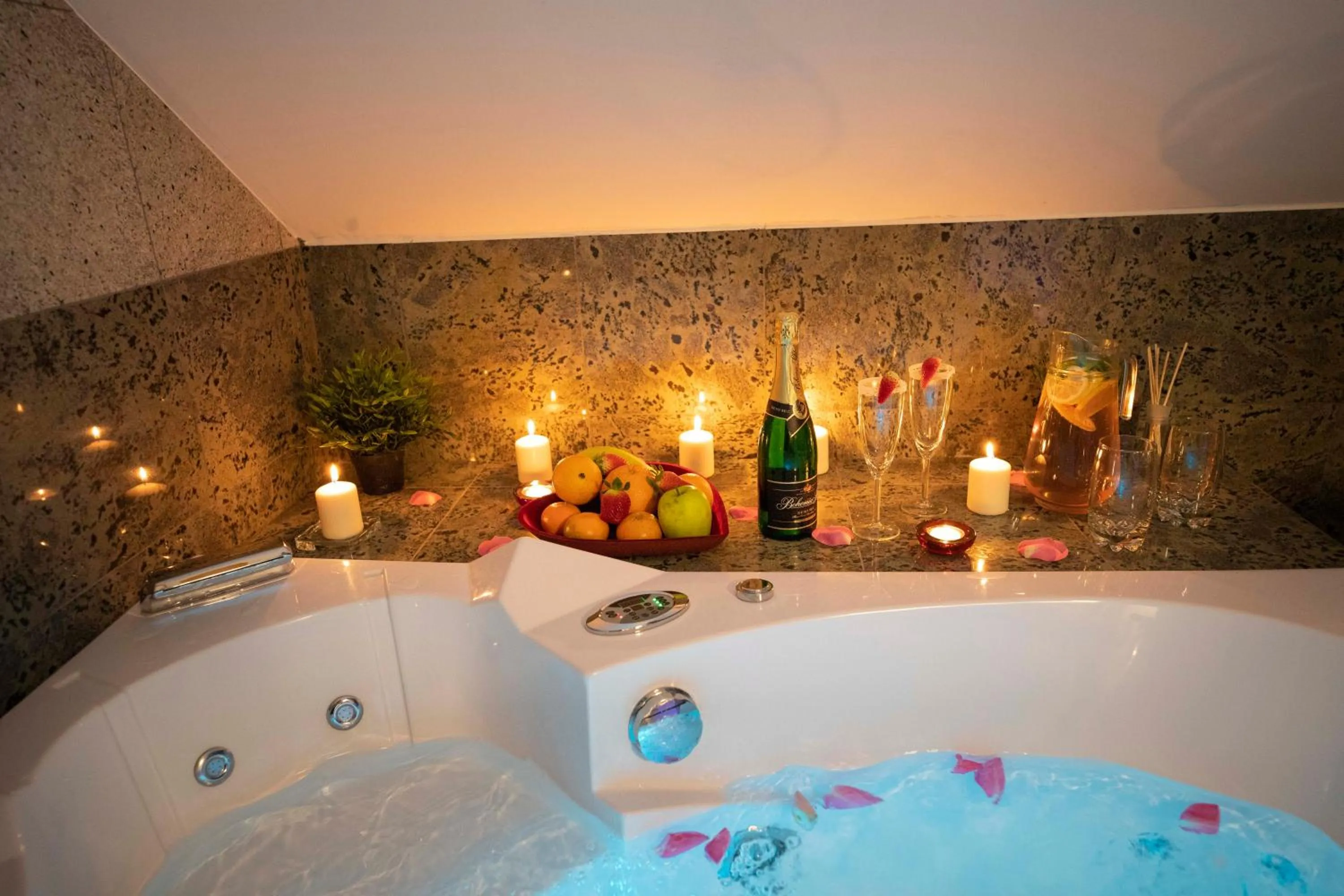 Bathroom in VIP suite hotel Heinz