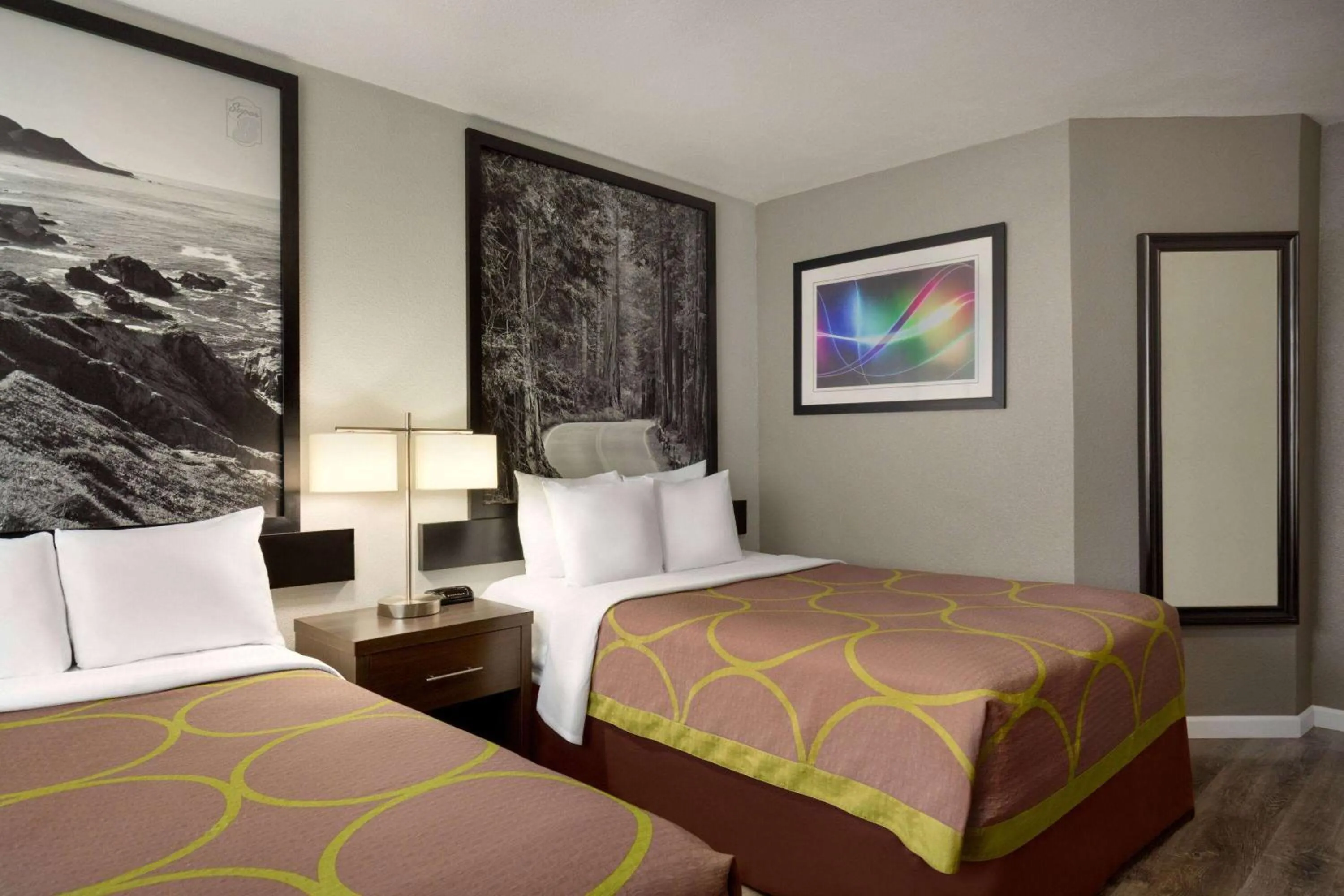 Photo of the whole room, Bed in Super 8 by Wyndham Eureka