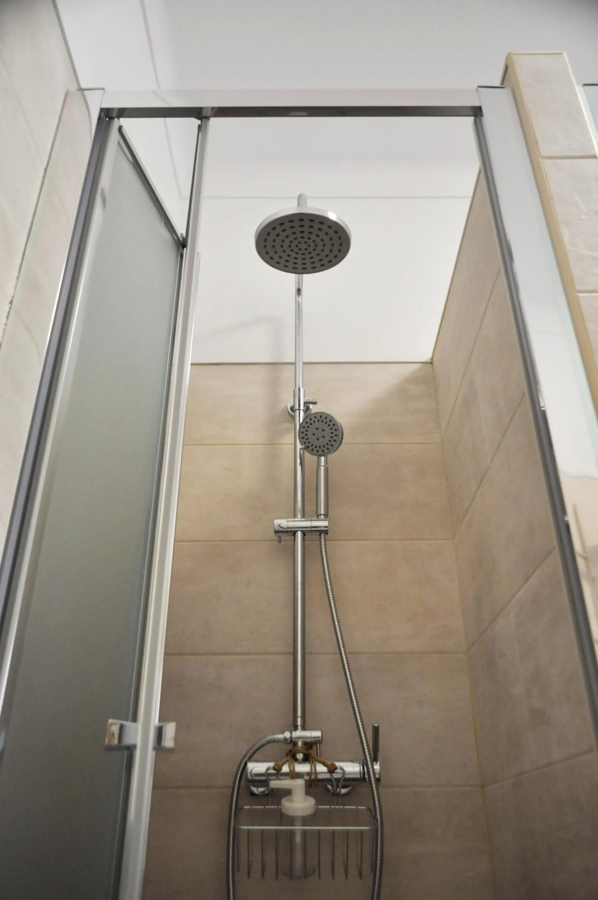 Shower in Green Element Guesthouse