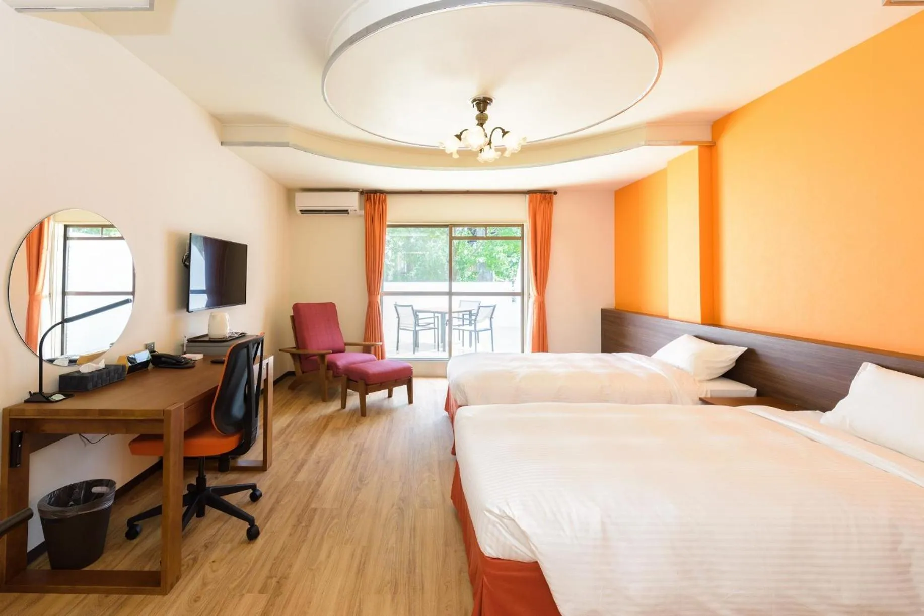 Photo of the whole room, Bed in HiyagunLanaiResort