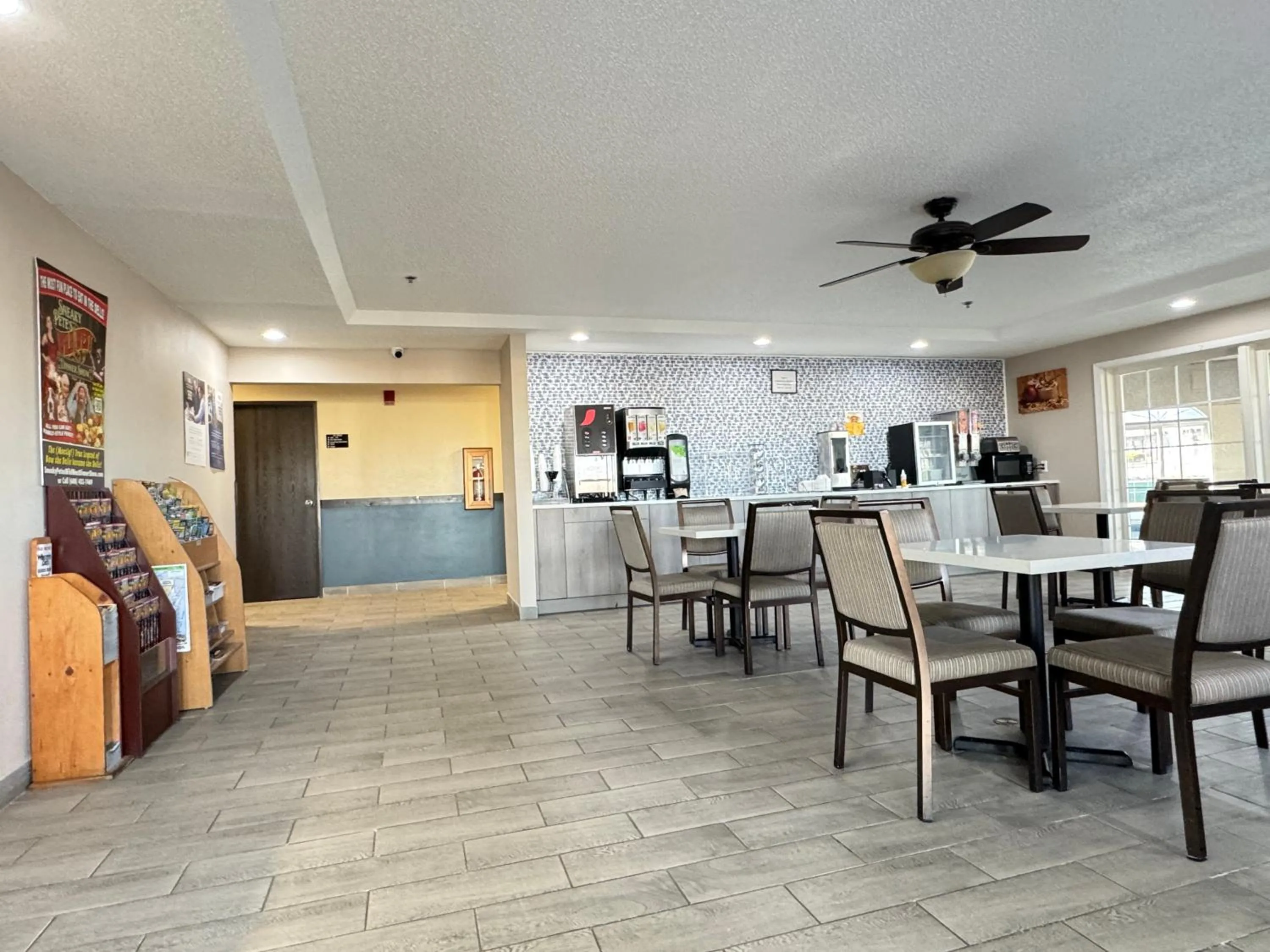 Breakfast in Super 8 by Wyndham Reedsburg