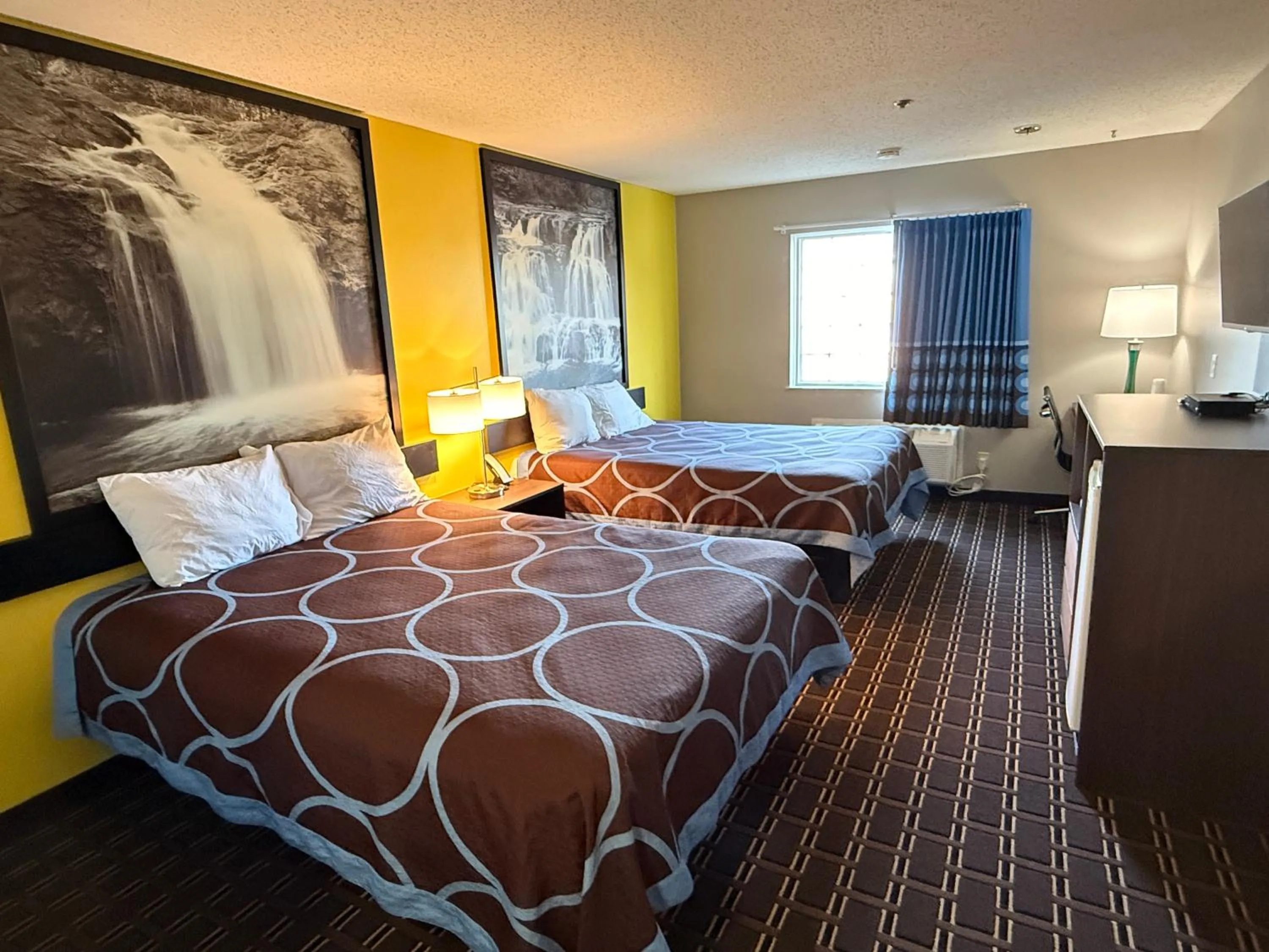 Bed in Super 8 by Wyndham Reedsburg