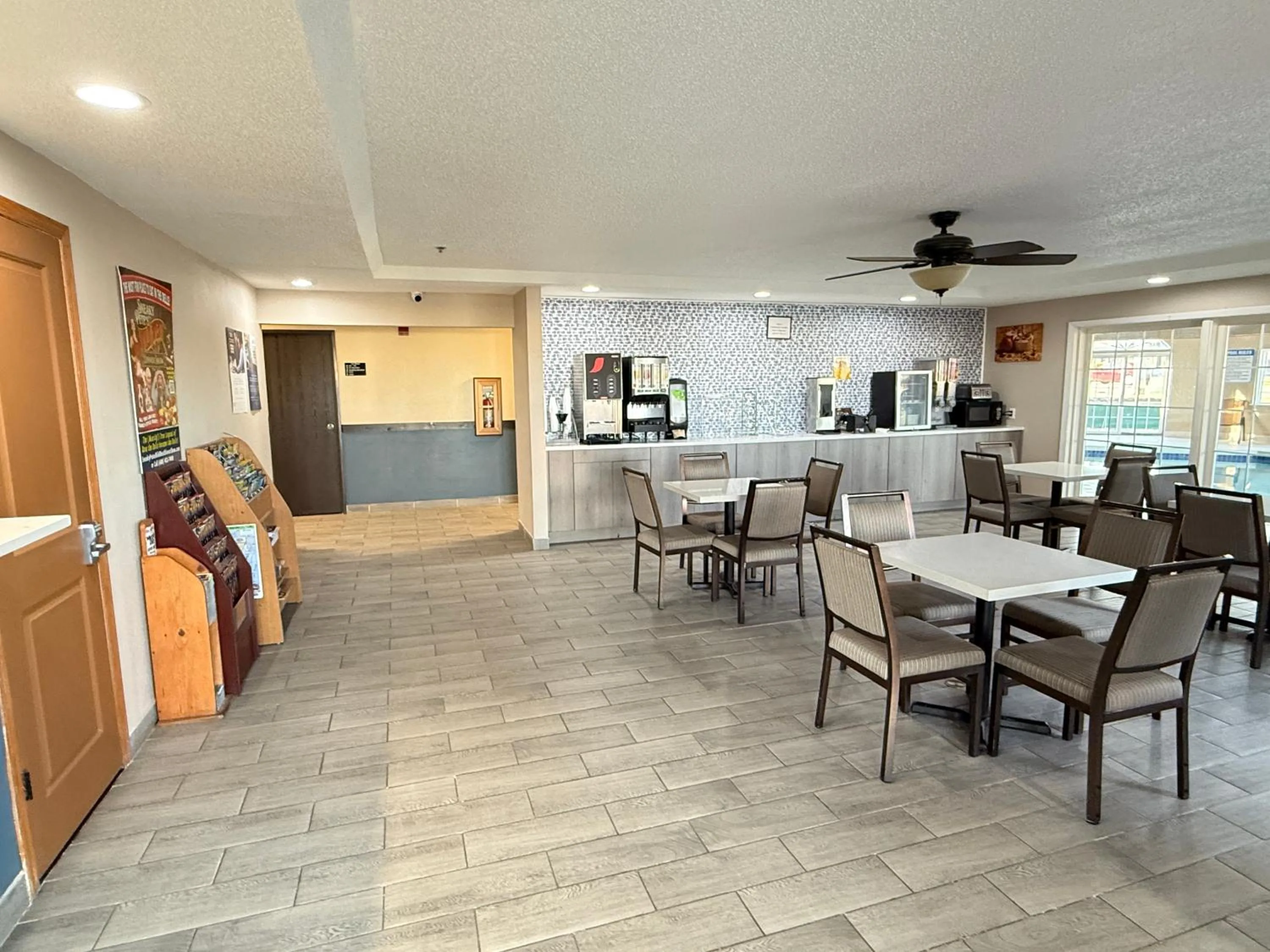 Breakfast in Super 8 by Wyndham Reedsburg