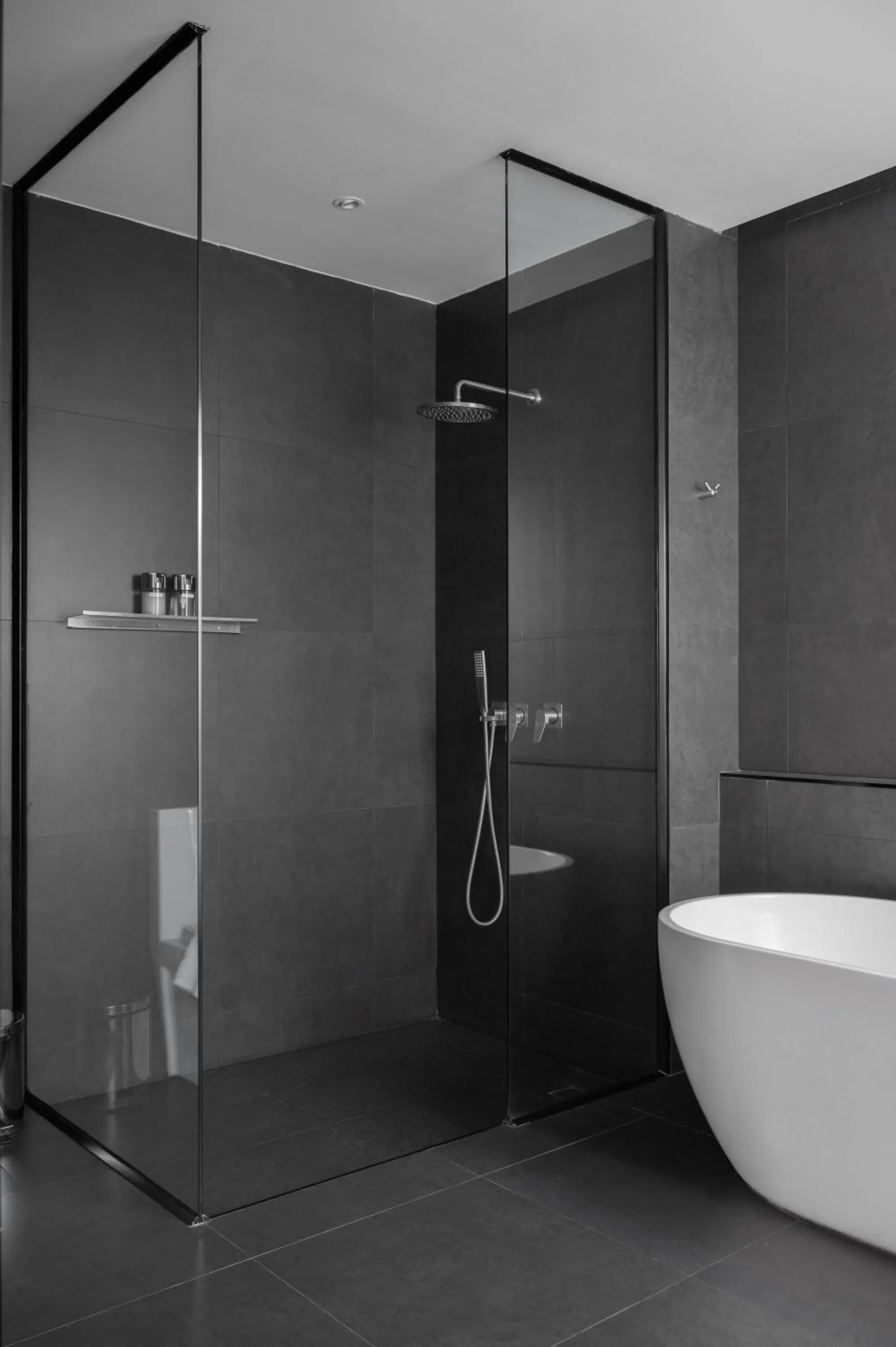 Shower in POR Thapae Gate