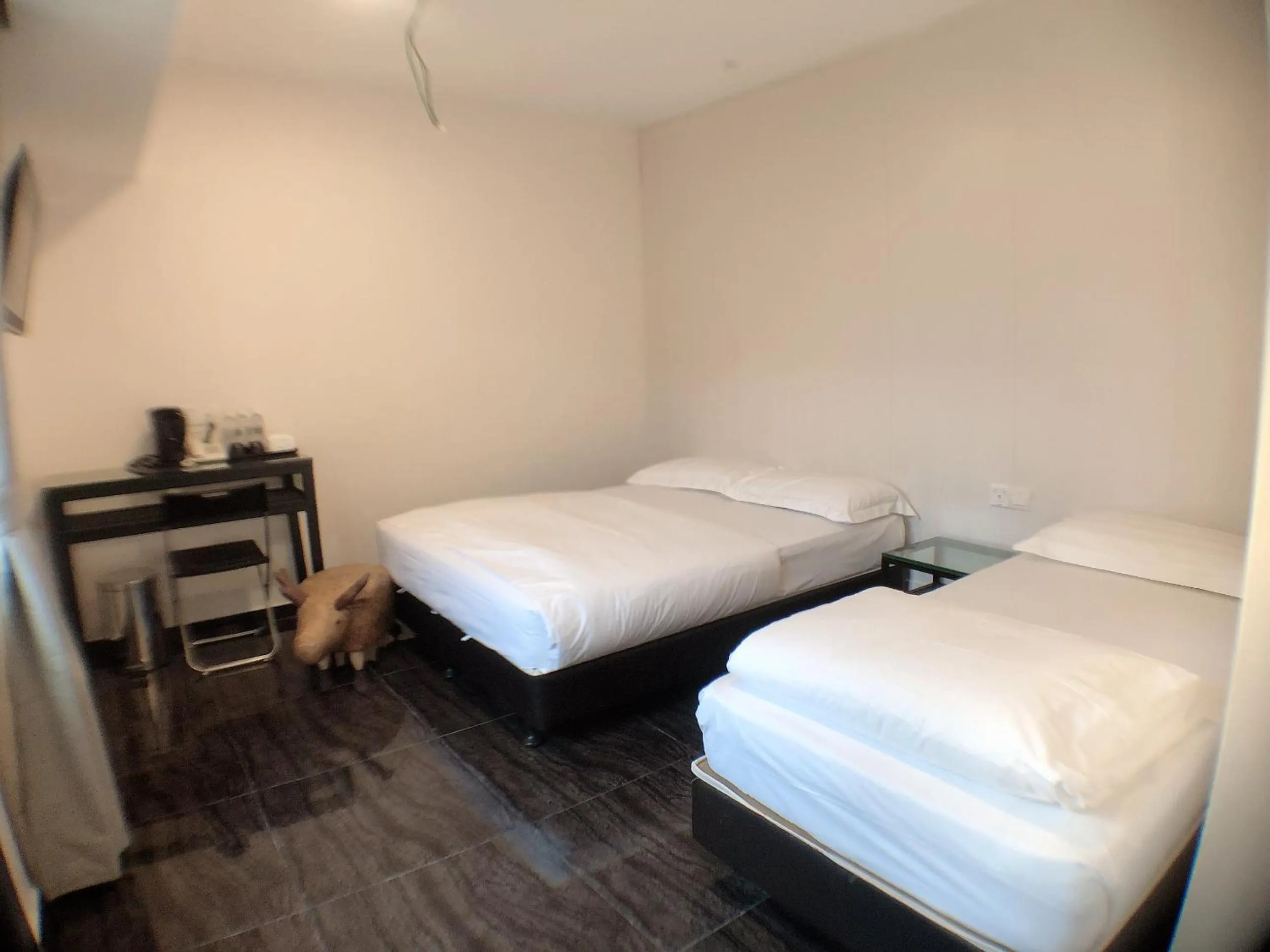 Photo of the whole room, Bed in M Design Hotel @ Taman Pertama