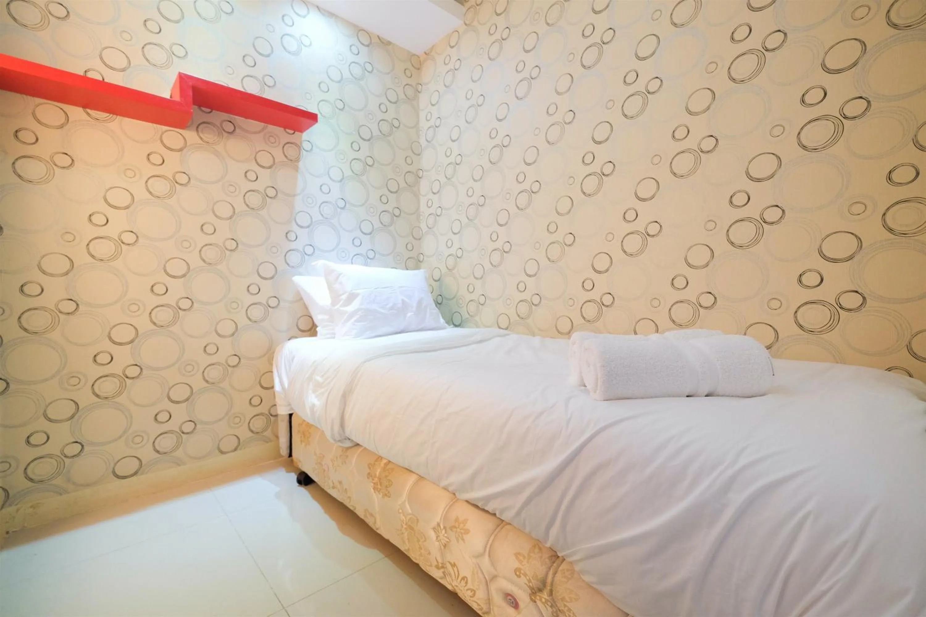Bedroom, Bed in Homey and Relaxing 2BR Green Pramuka City Apartment By Travelio
