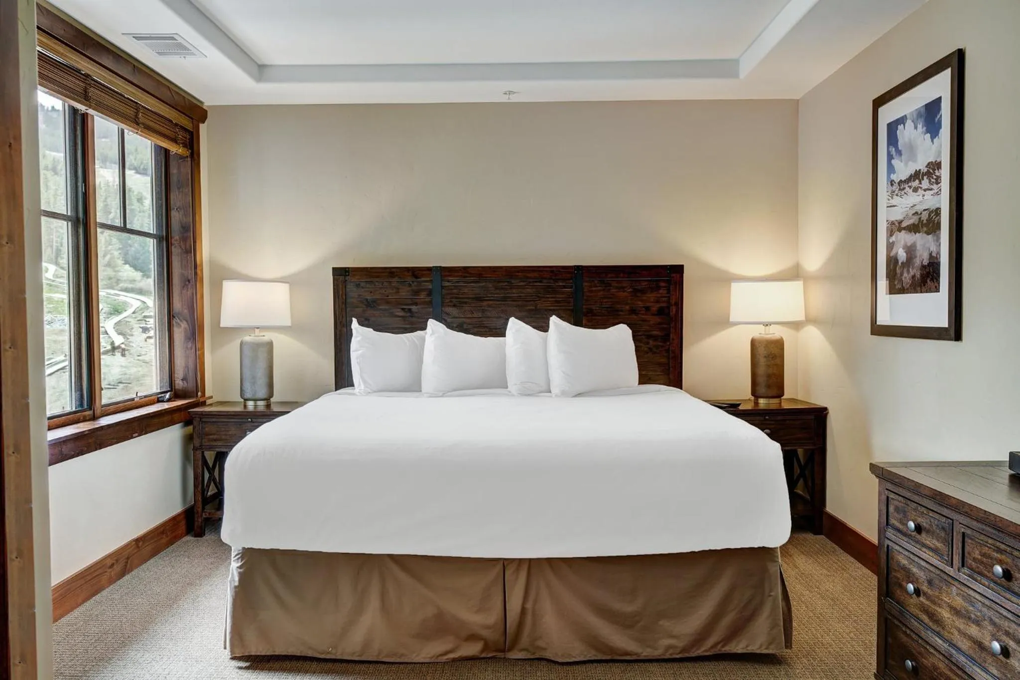 Bedroom, Bed in One Ski Hill, A RockResort