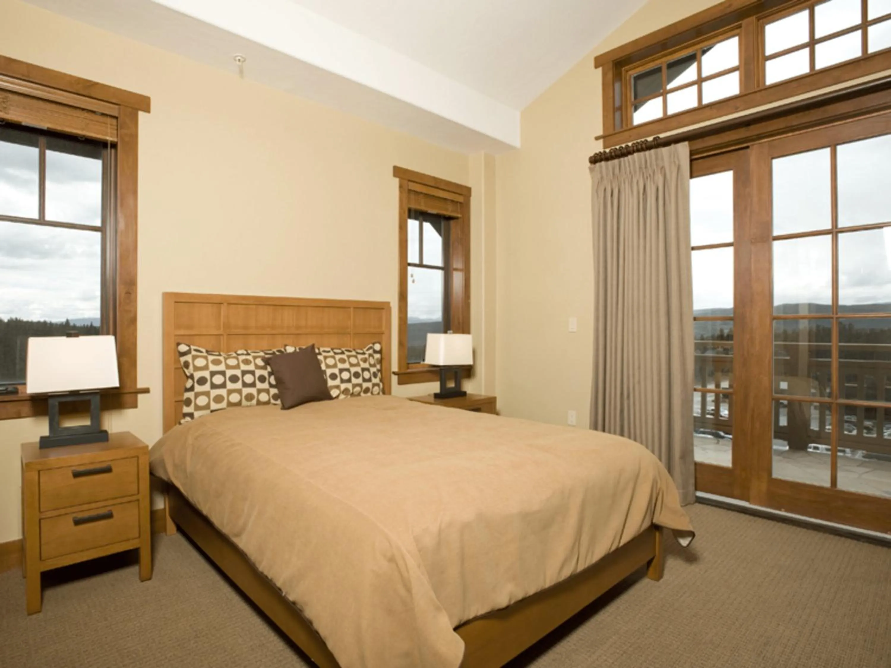 Bedroom, Bed in One Ski Hill, A RockResort