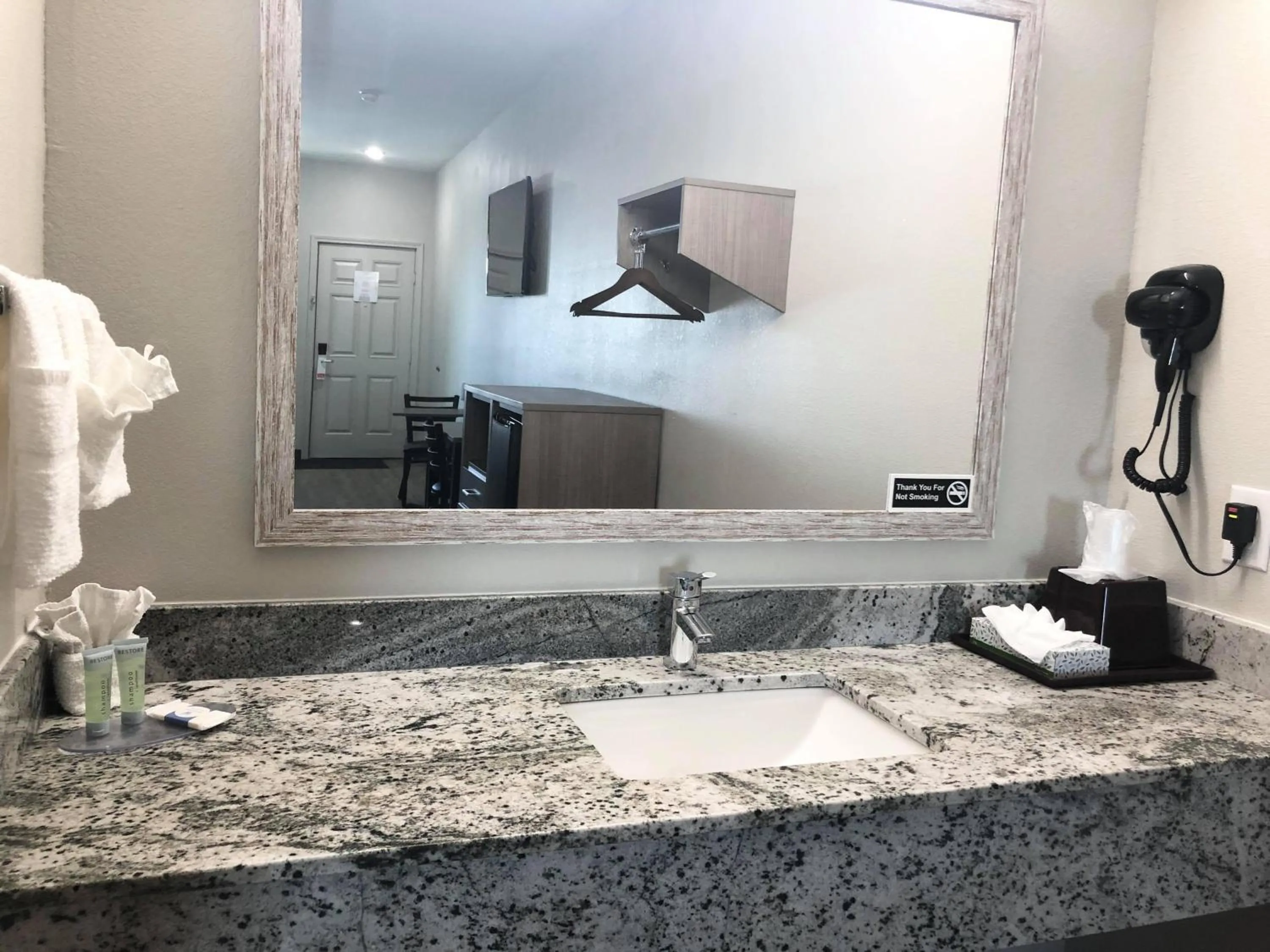 Bathroom in Mariner Inn