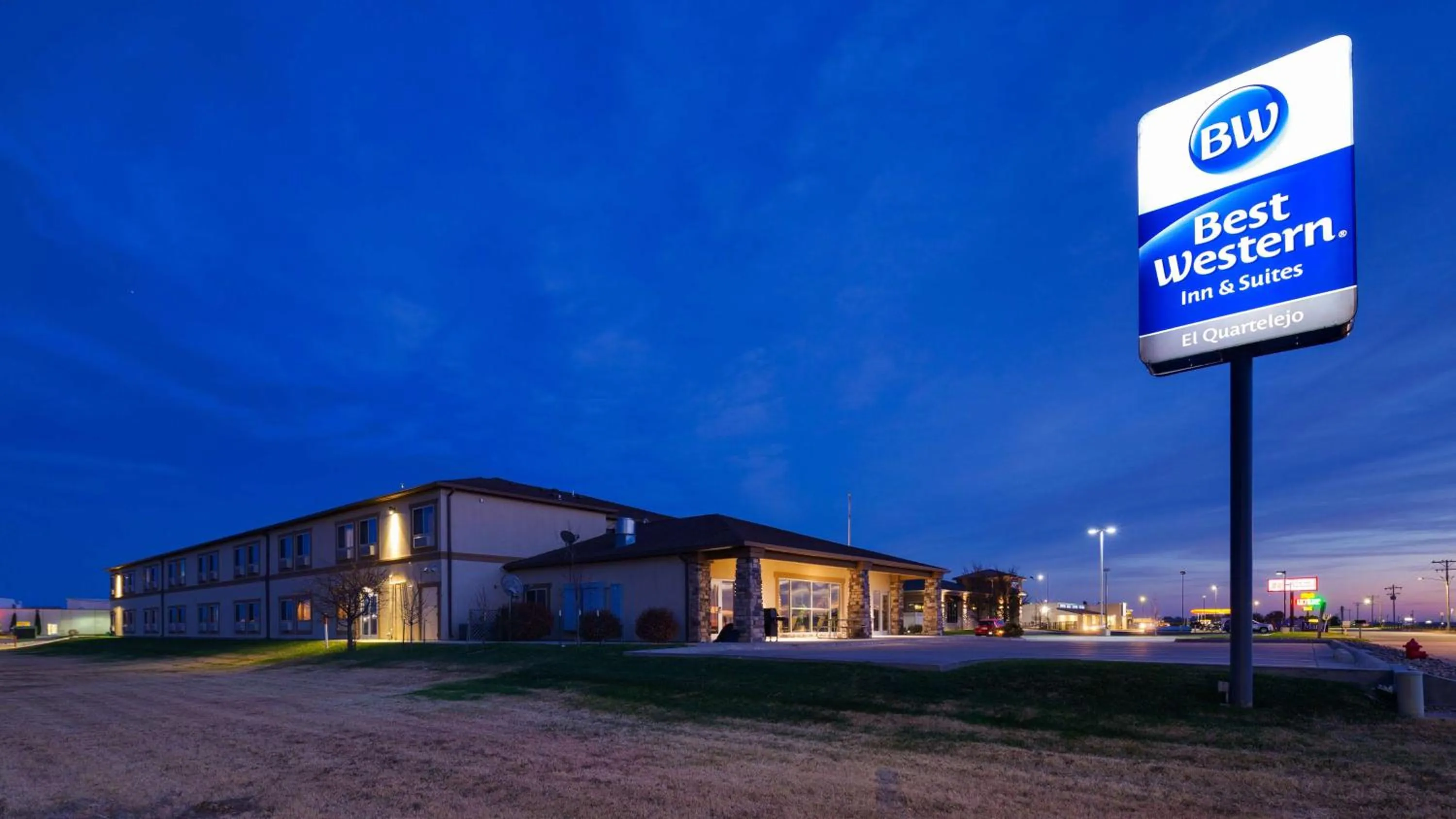 Property building in Best Western El-Quartelejo Inn & Suites