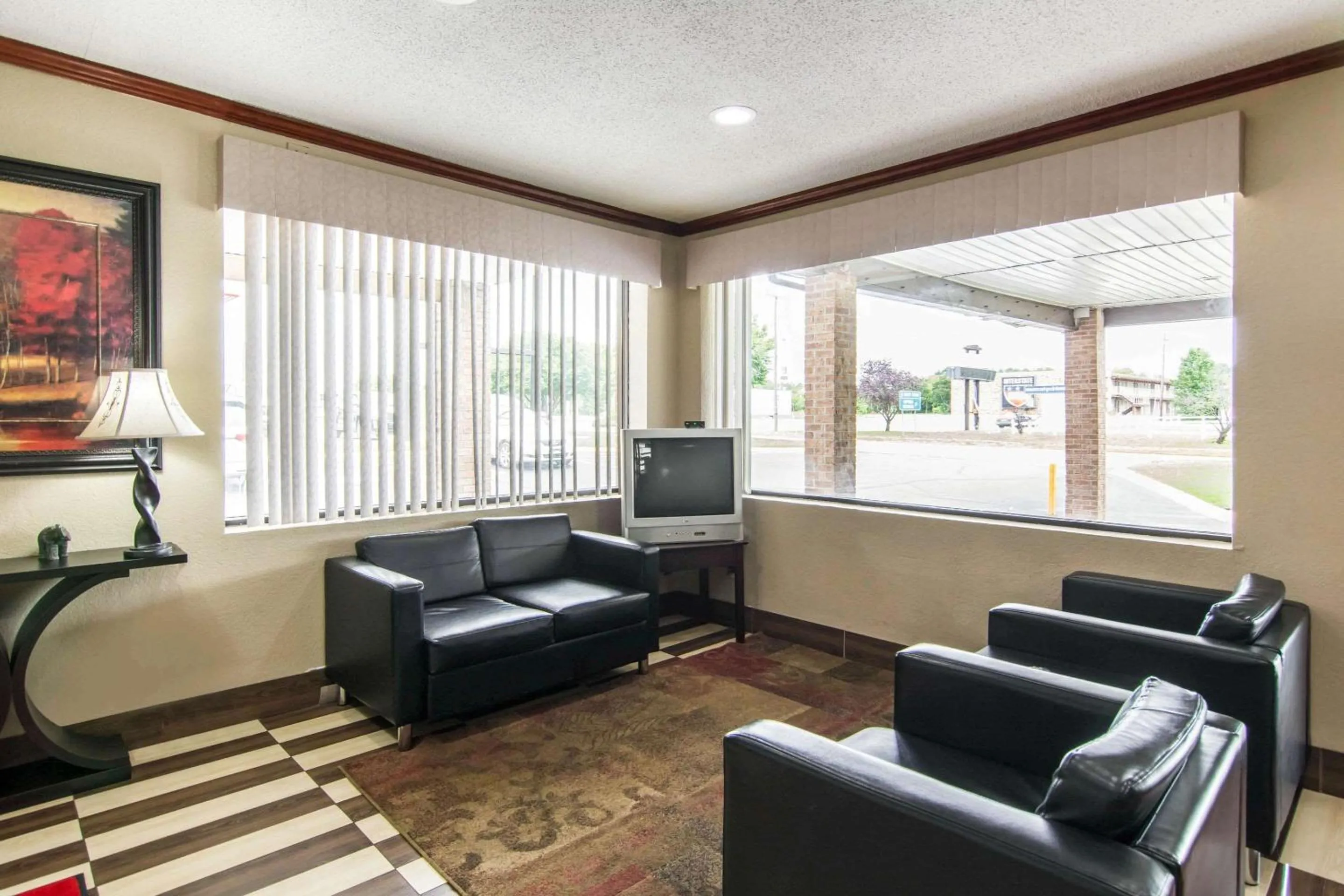 Lobby or reception in Econo Lodge Weldon - Roanoke Rapids