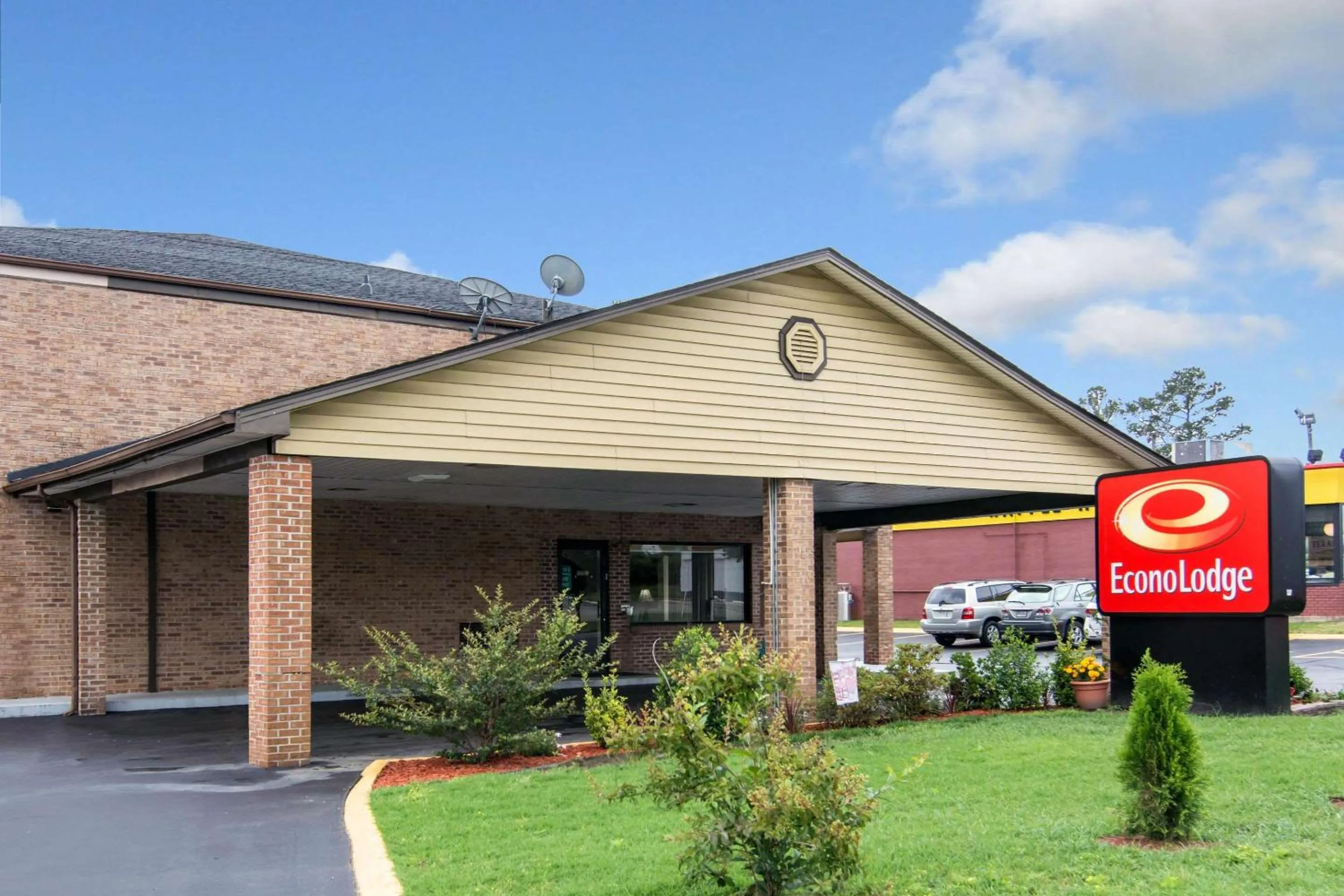 Property building in Econo Lodge Weldon - Roanoke Rapids