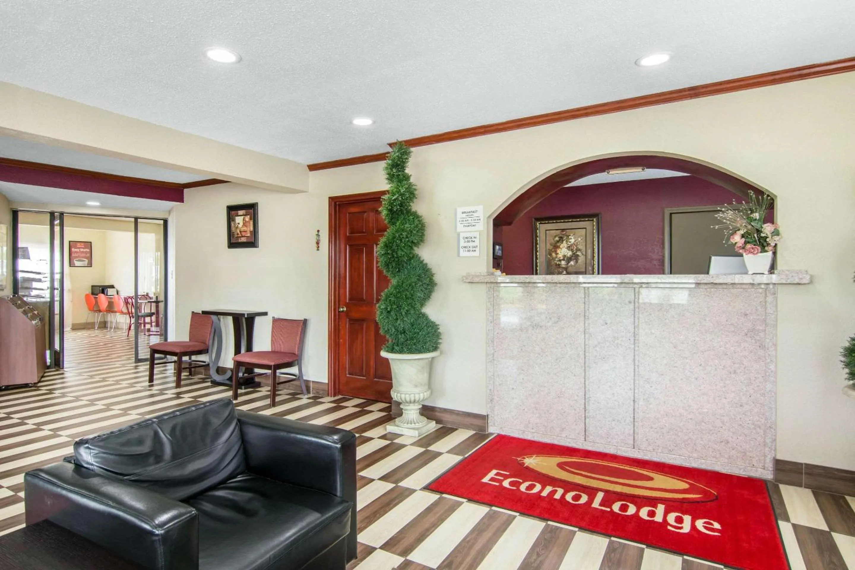 Lobby or reception in Econo Lodge Weldon - Roanoke Rapids