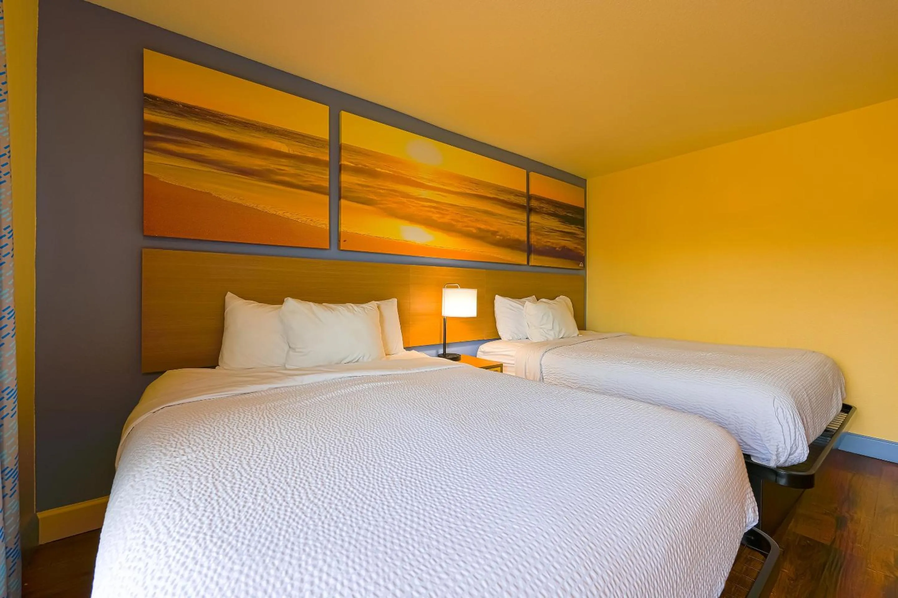 Bedroom, Bed in Coastal Inn by OYO Lincoln City - Oregon Coast Hwy