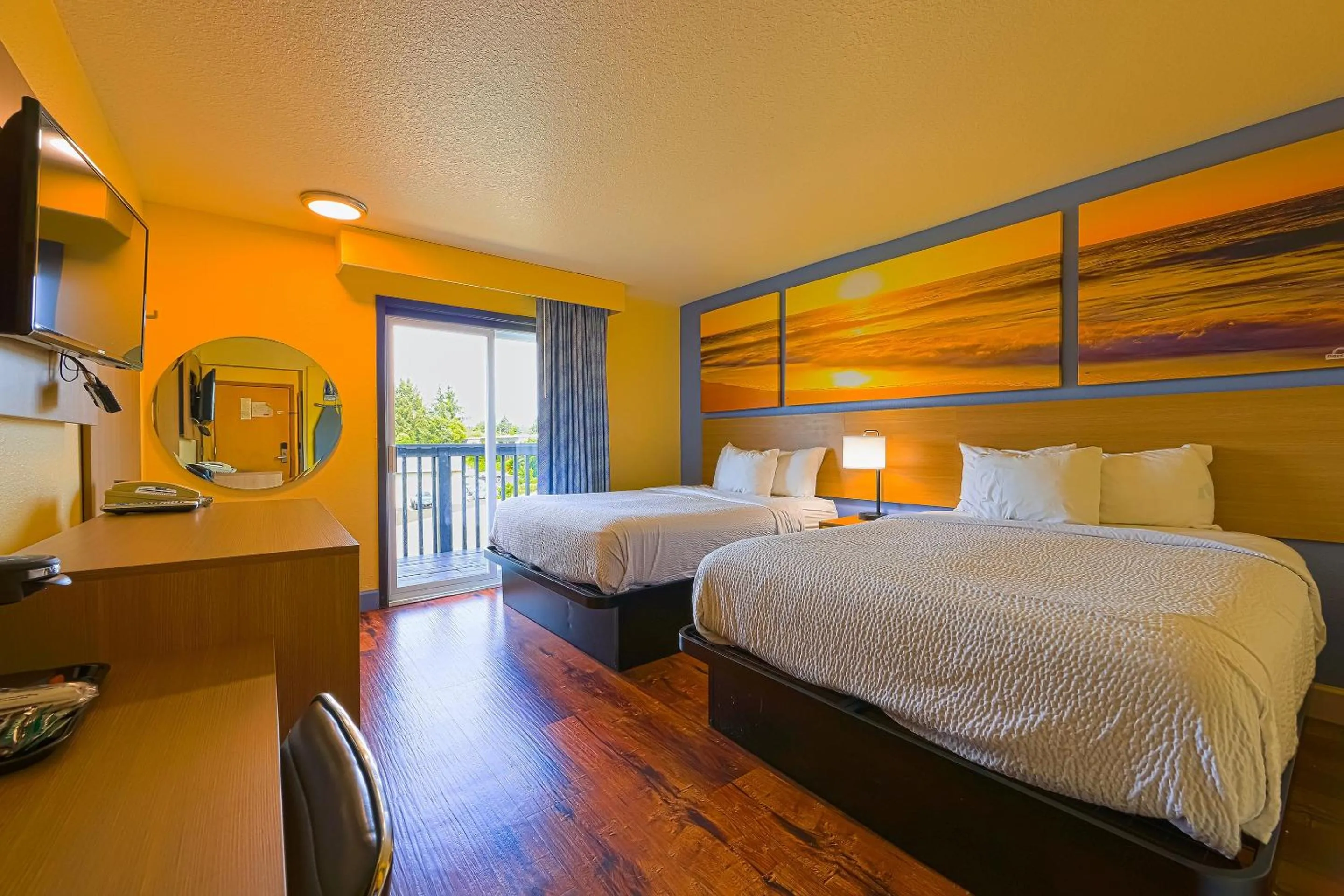 Bedroom, Bed in Coastal Inn by OYO Lincoln City - Oregon Coast Hwy