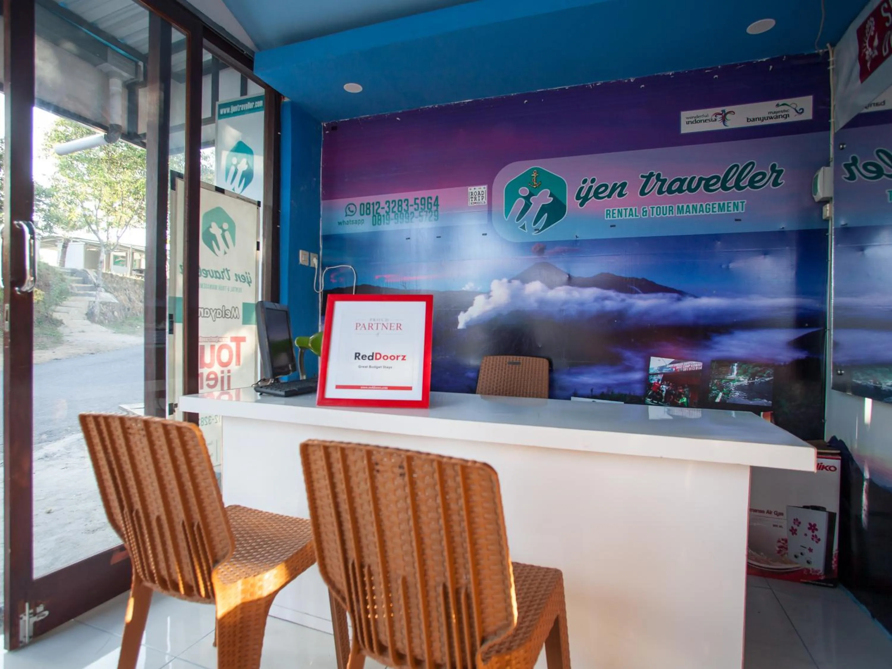 Lobby or reception in RedDoorz near Banyuwangi Kota Train Station