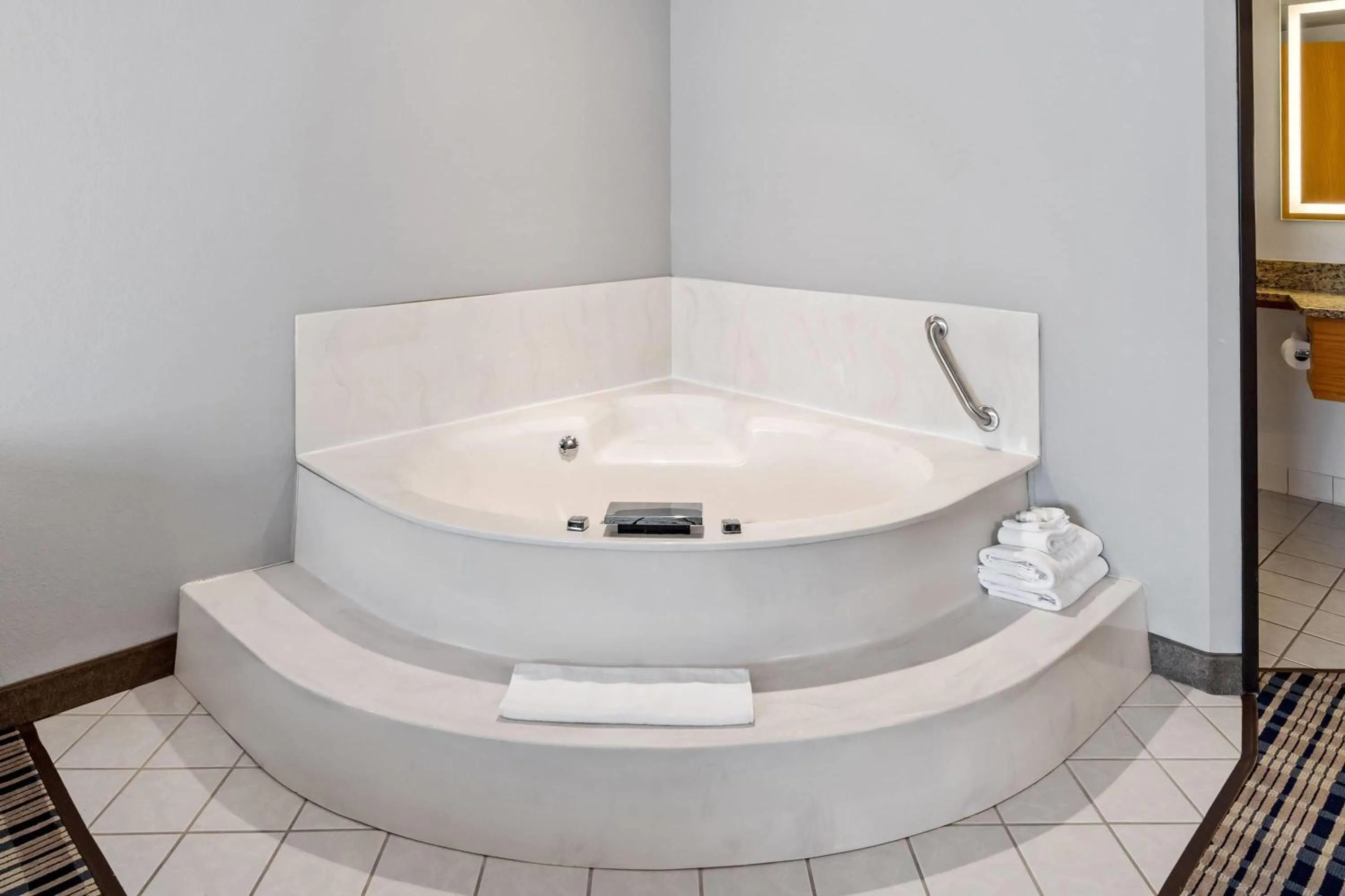 Bath in AmericInn by Wyndham Crookston U of M Crookston