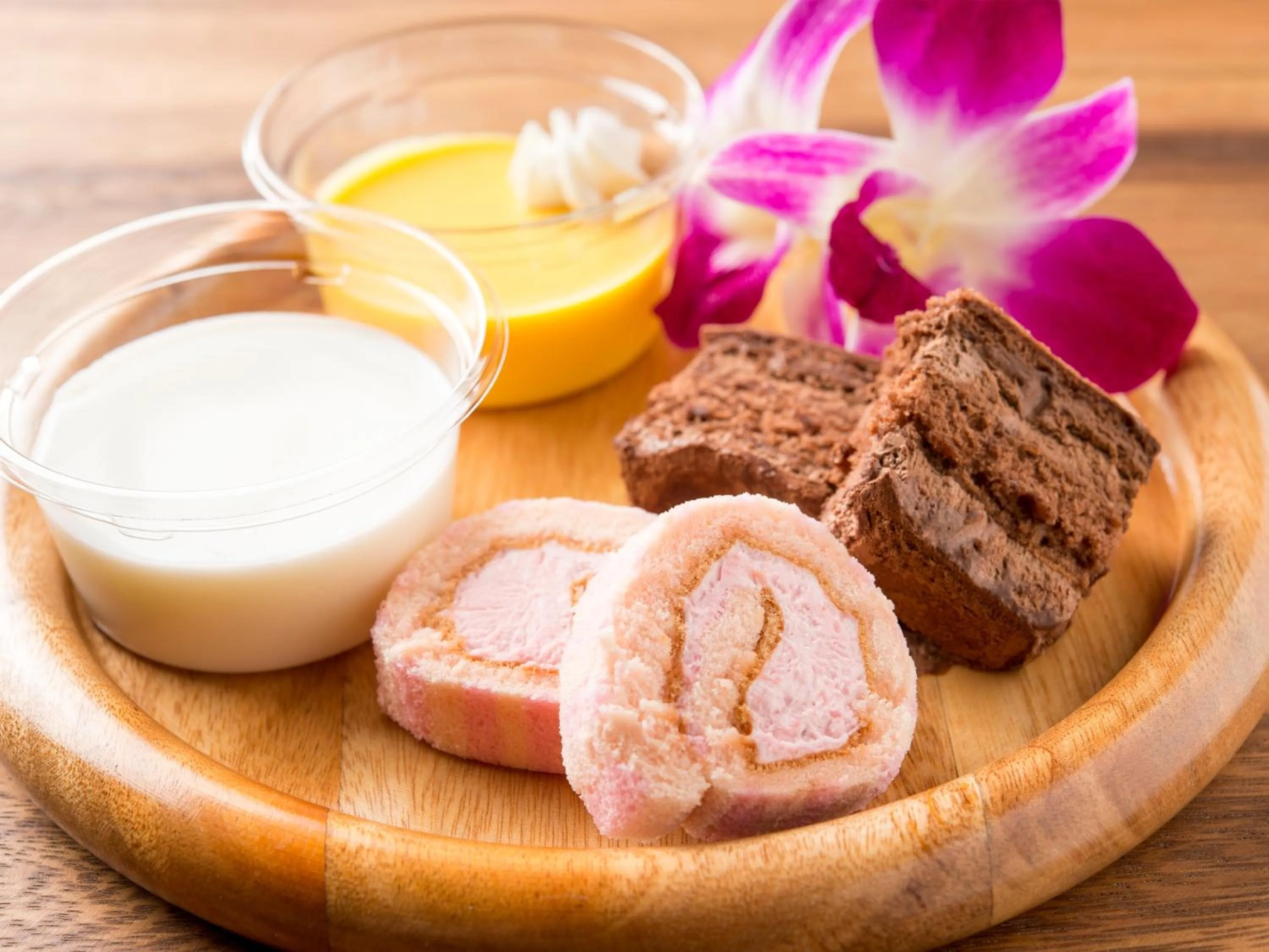 Food and drinks in Hotel Petit Bali Garden Shin Okubo - Shinjuku Sta 10min walk -