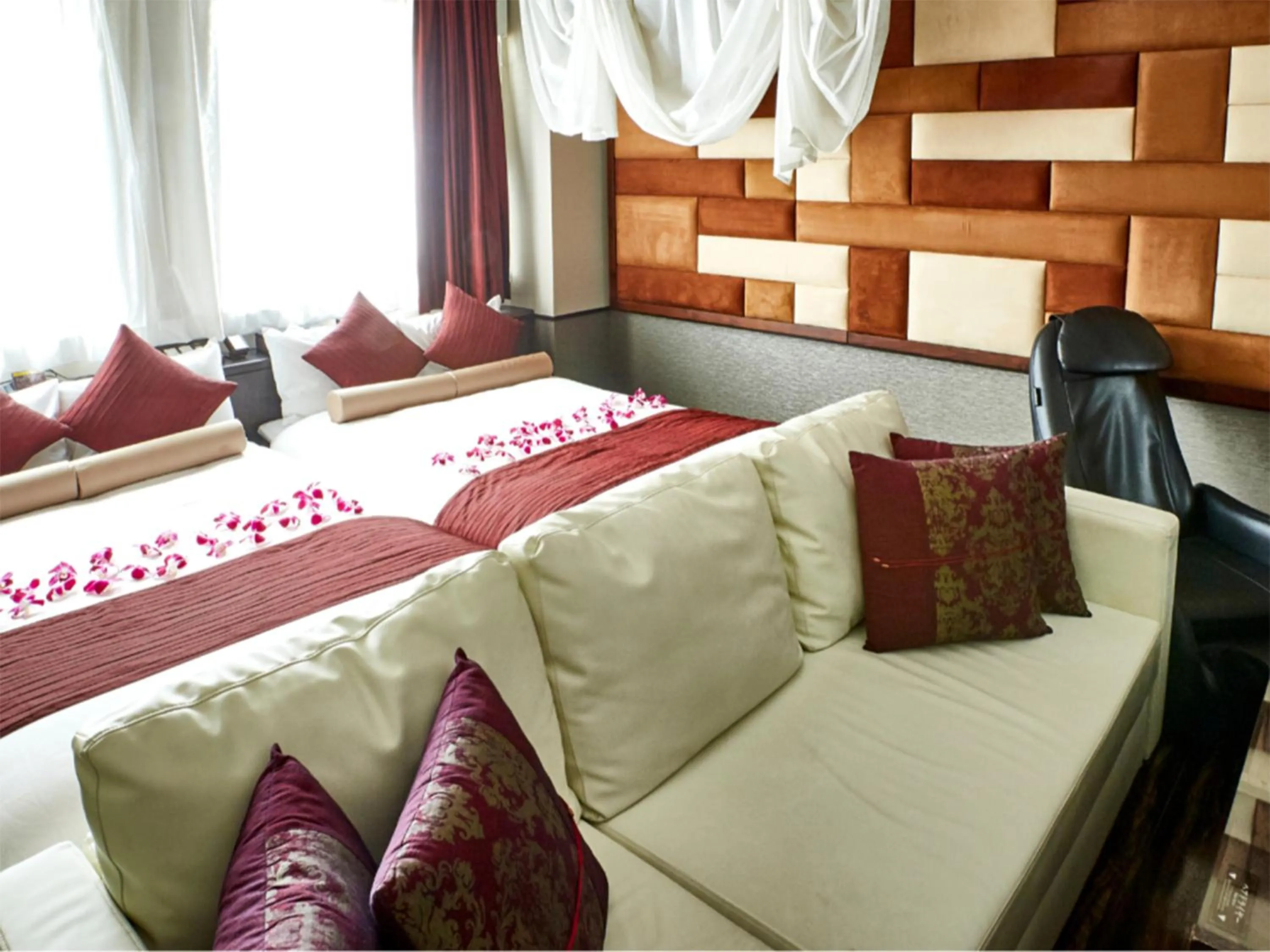 Photo of the whole room, Bed in Hotel Petit Bali Garden Shin Okubo - Shinjuku Sta 10min walk -