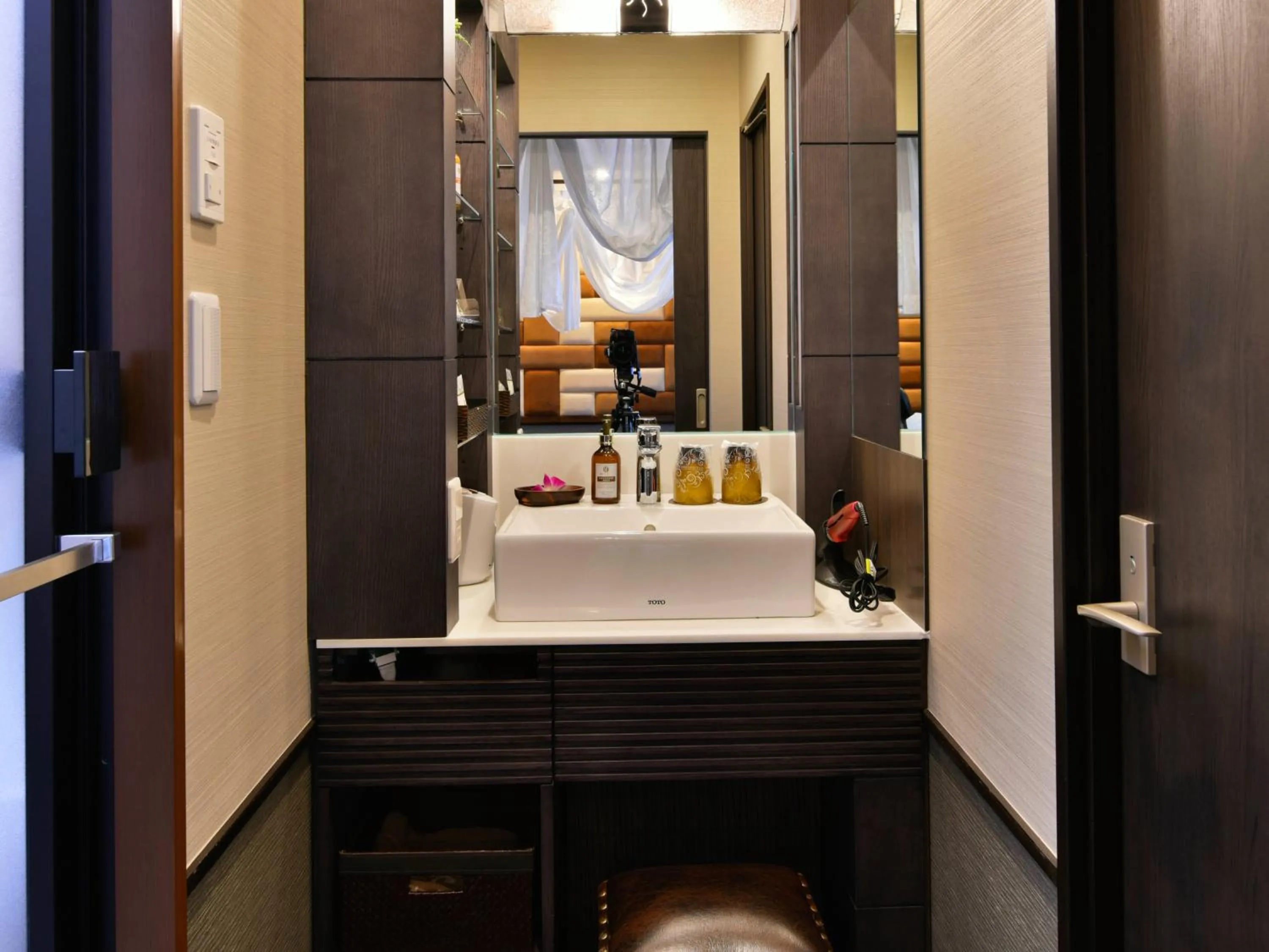 Bathroom in Hotel Petit Bali Garden Shin Okubo - Shinjuku Sta 10min walk -