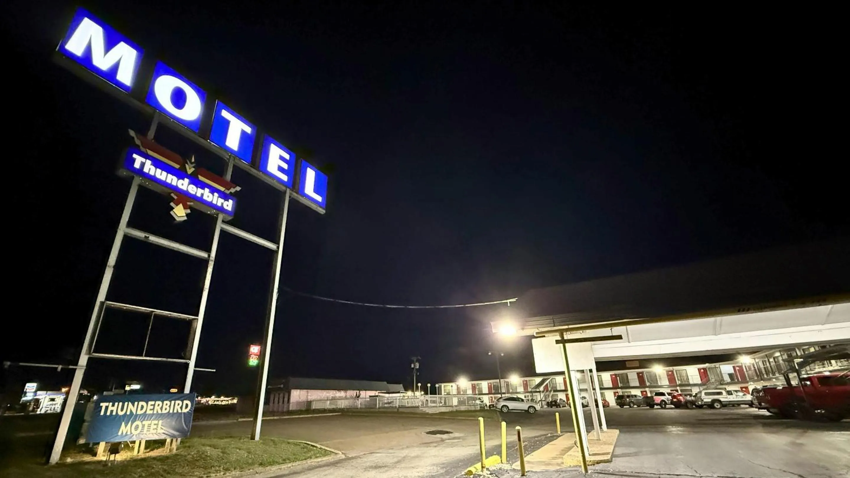 Property building in Thunderbird Motel Hillsboro