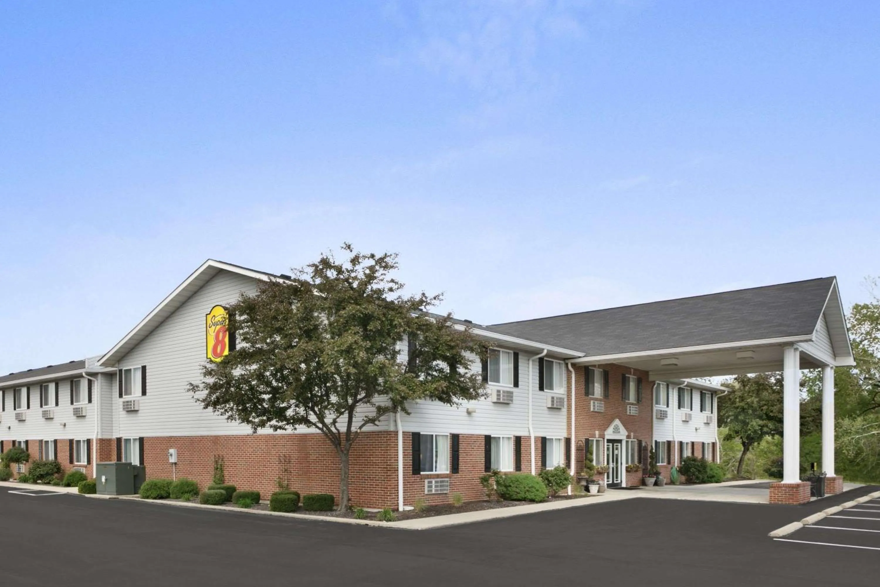 Property building in Super 8 by Wyndham Washington