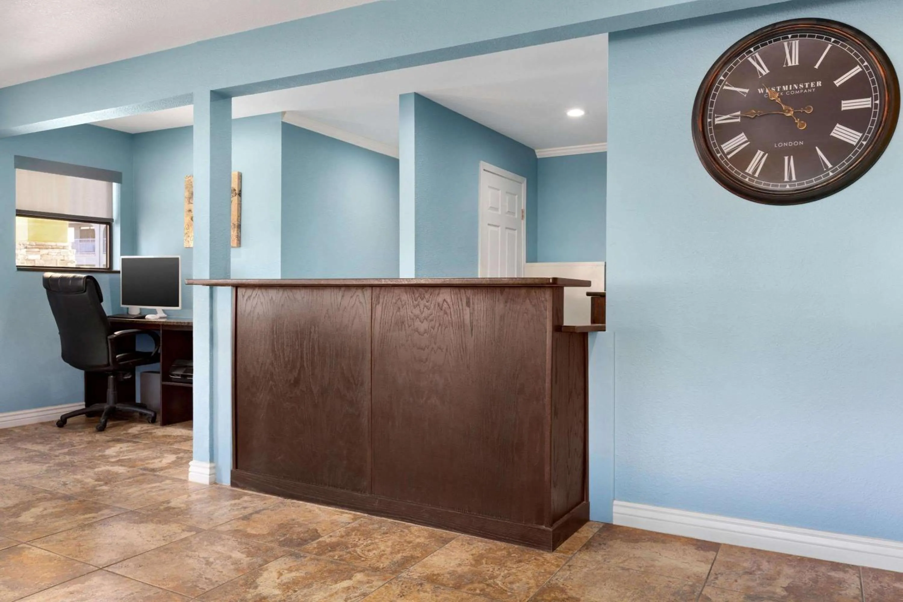 Lobby or reception in Days Inn by Wyndham Ruidoso Downs