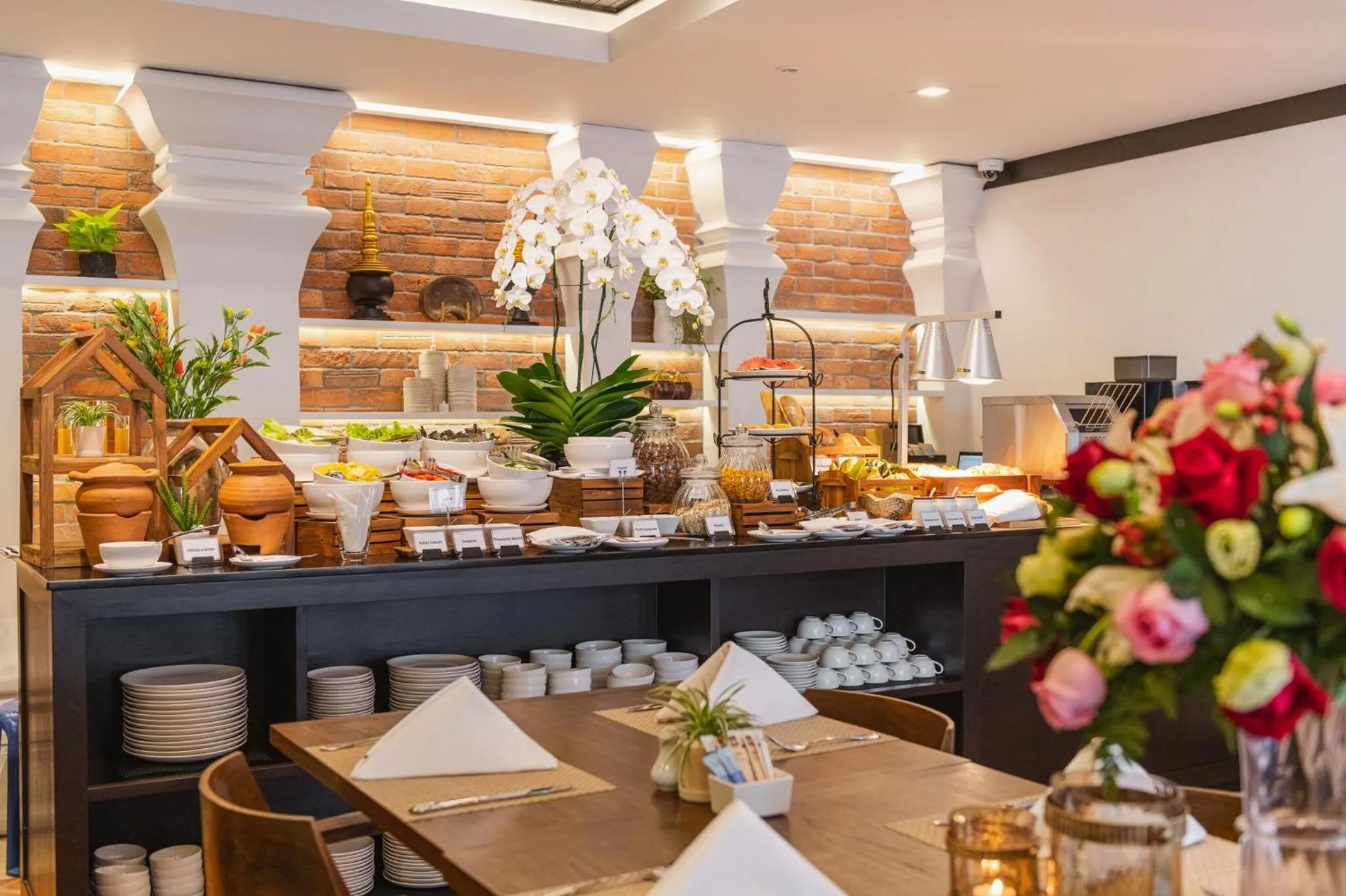 Restaurant/places to eat in El Barrio Lanna