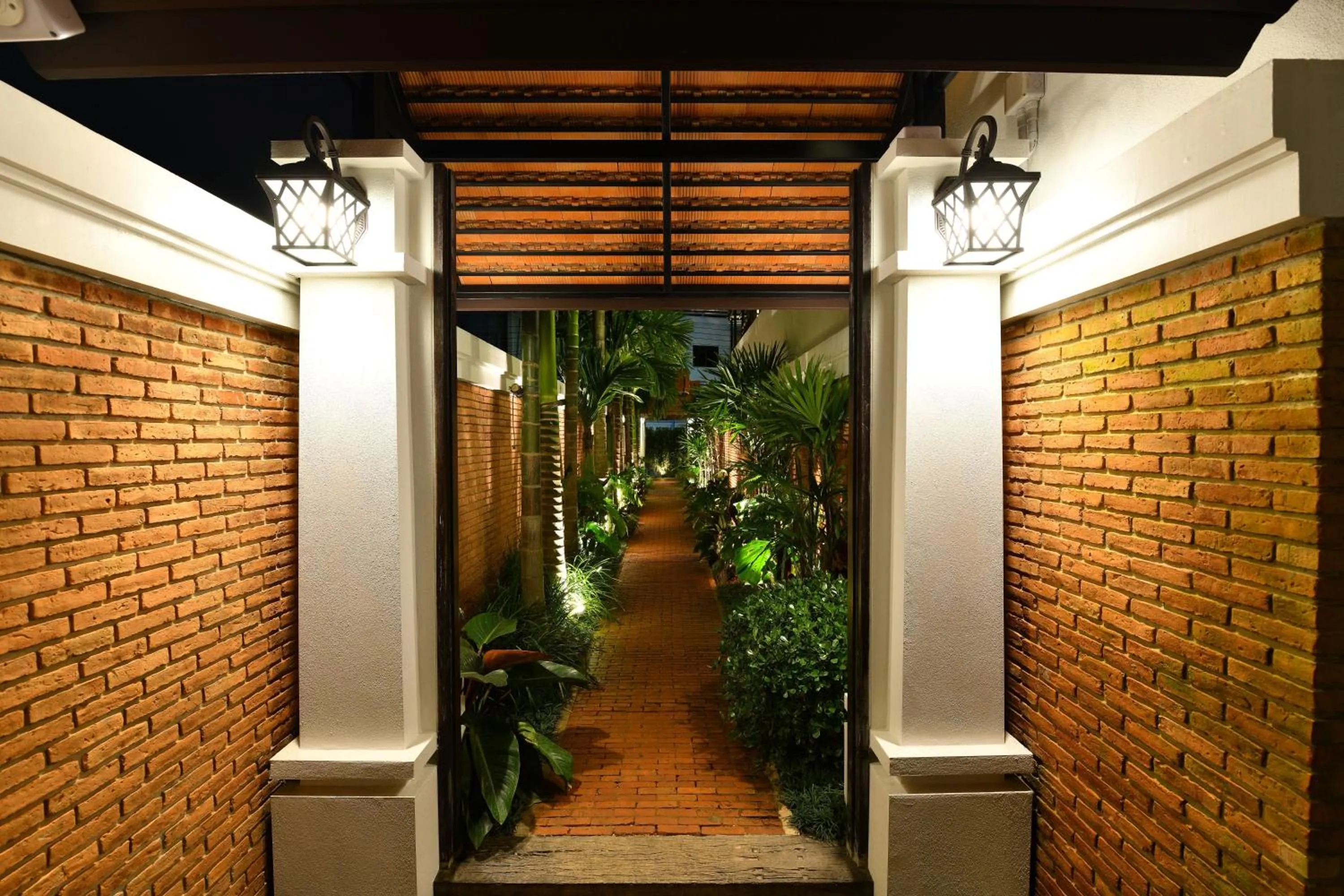 Property building in El Barrio Lanna