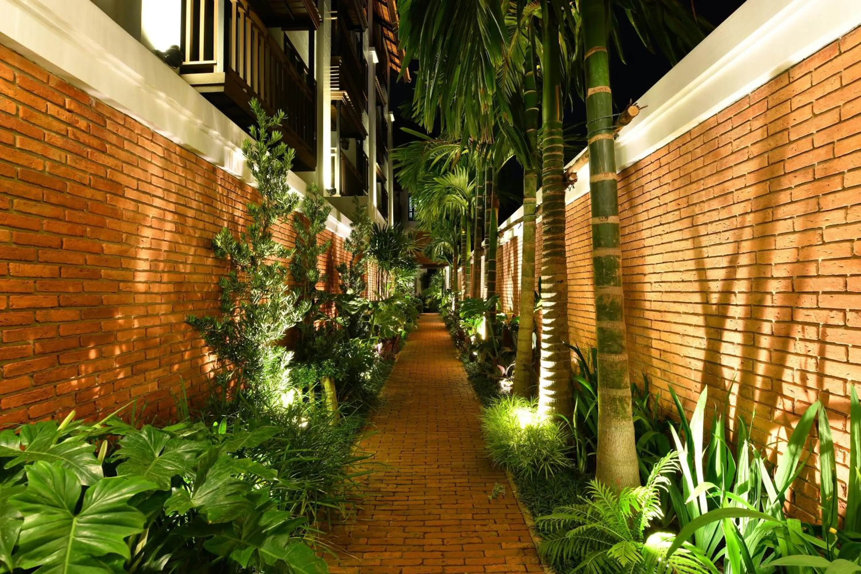 Property building in El Barrio Lanna